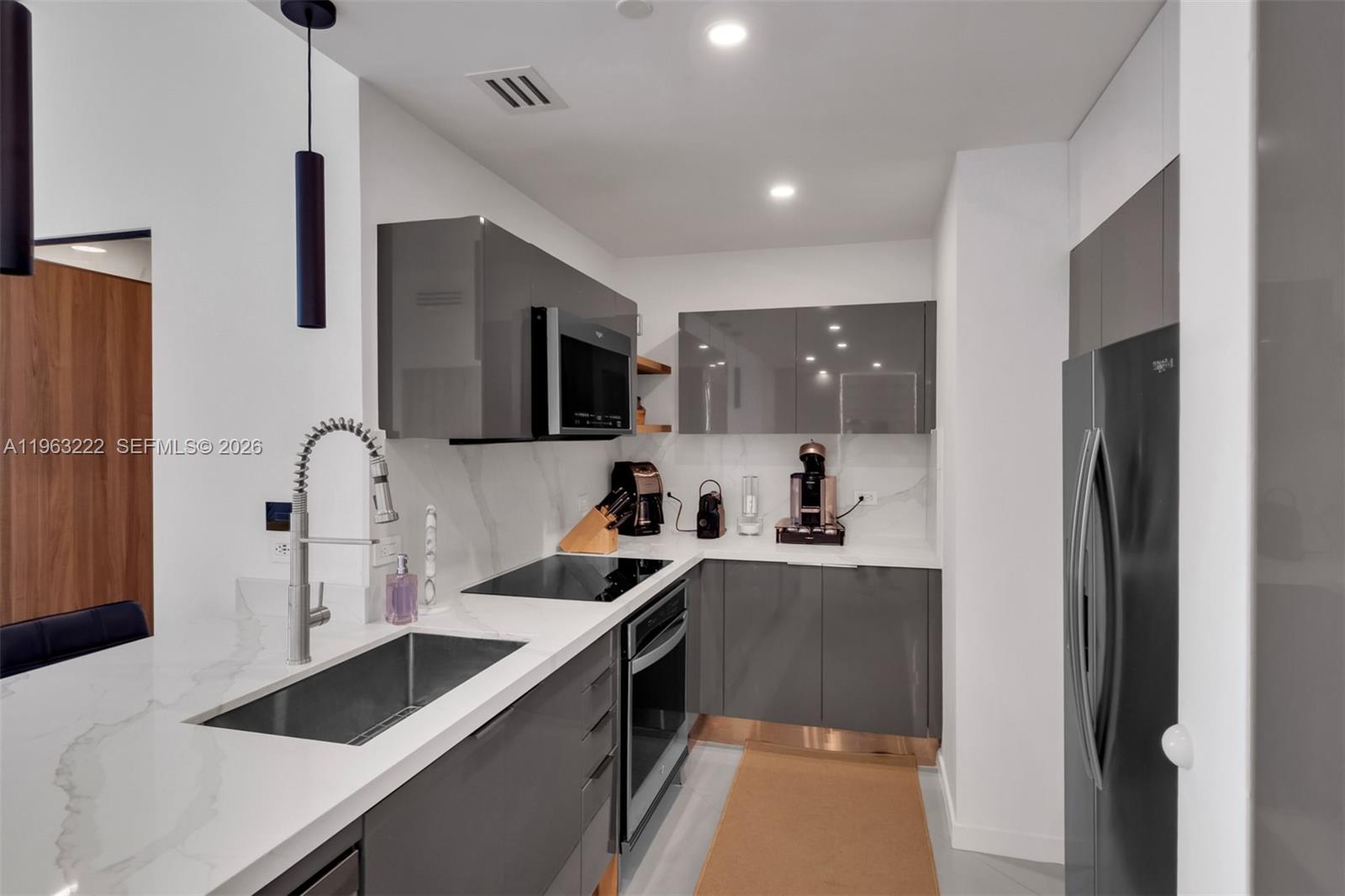 350 S Miami Ave #4103, Miami FL 33130