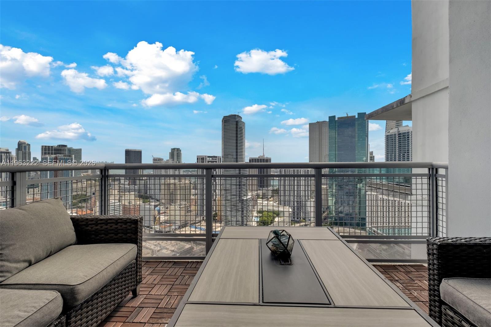 350 S Miami Ave #4103, Miami FL 33130
