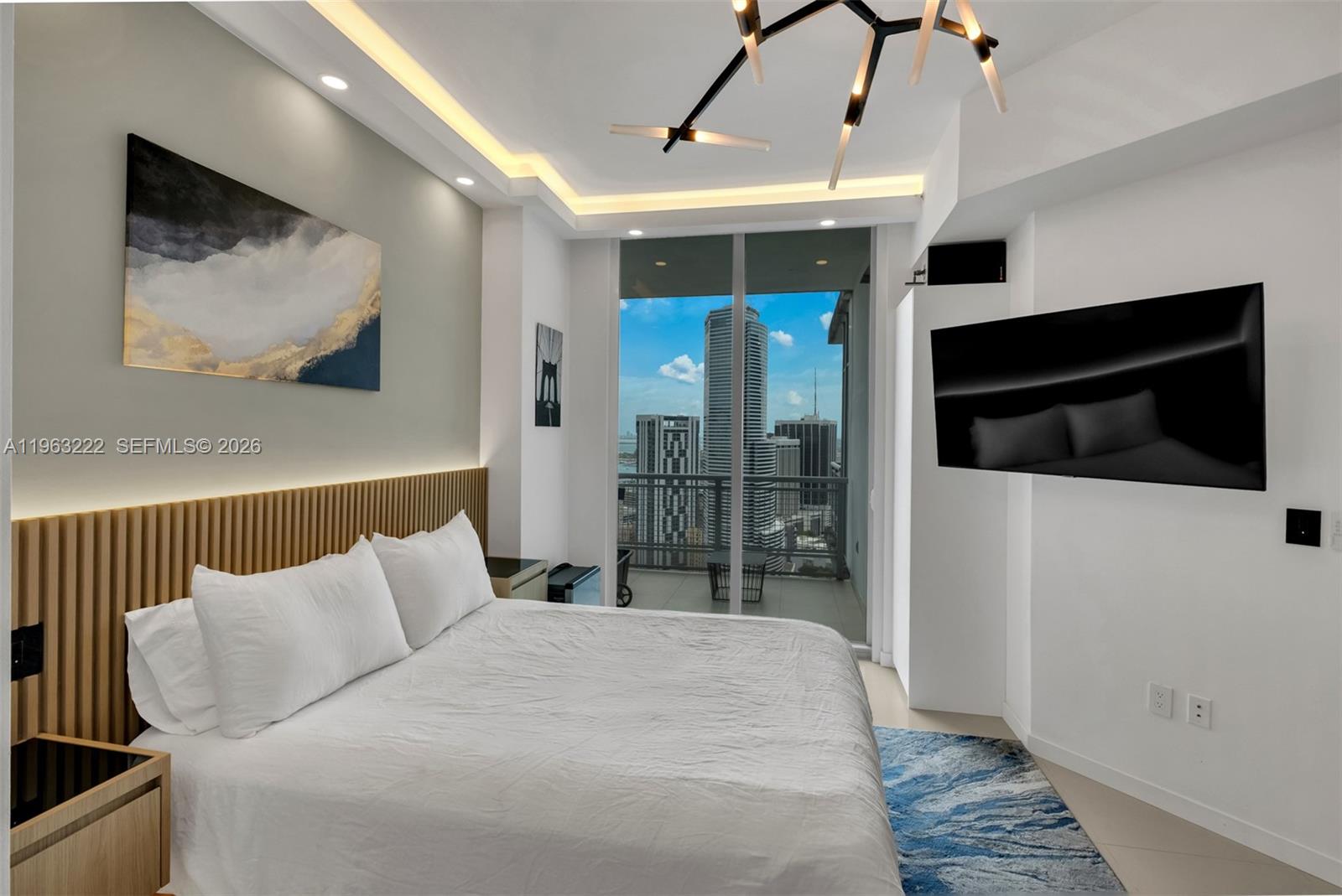 350 S Miami Ave #4103, Miami FL 33130
