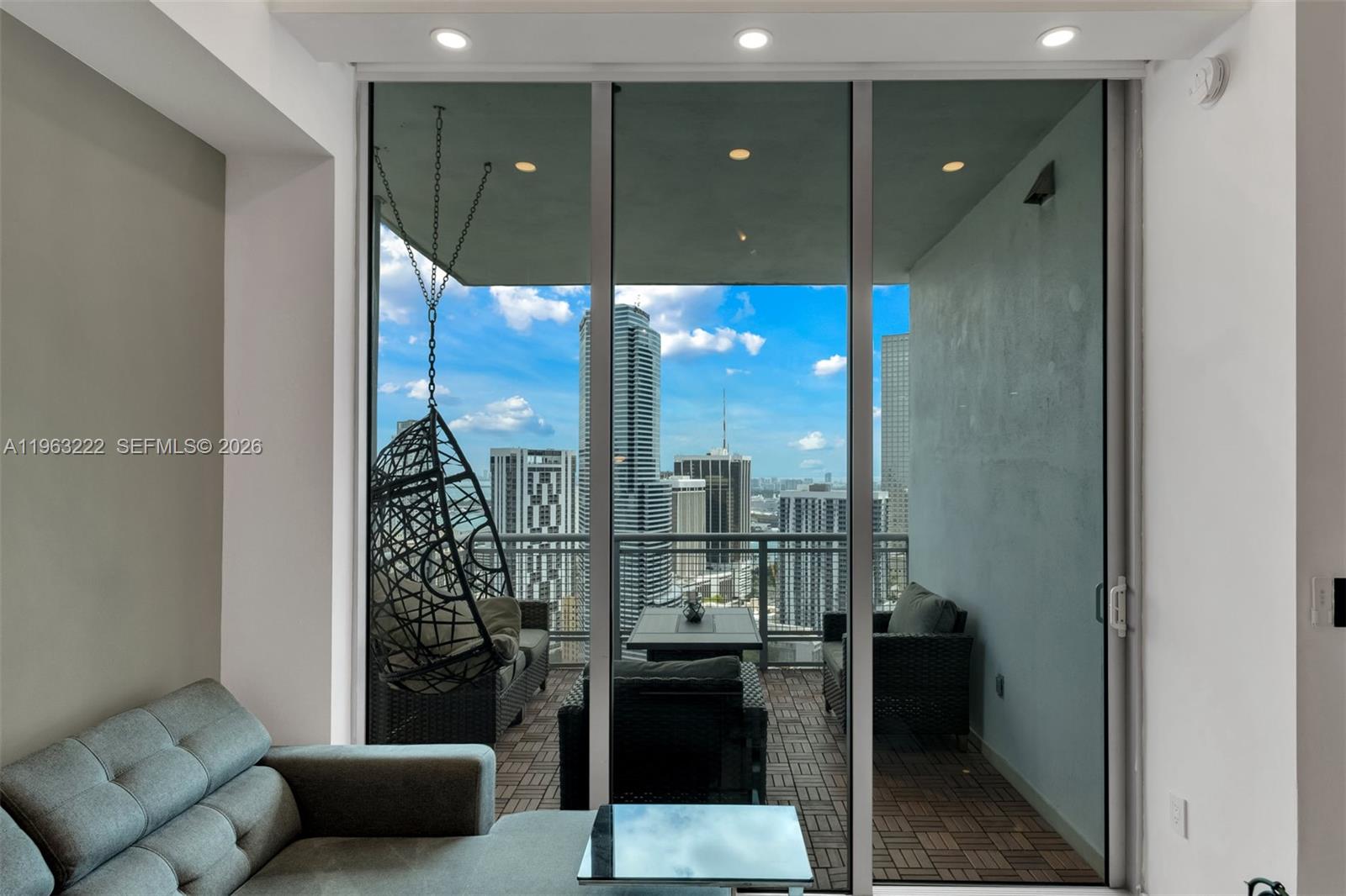 350 S Miami Ave #4103, Miami FL 33130