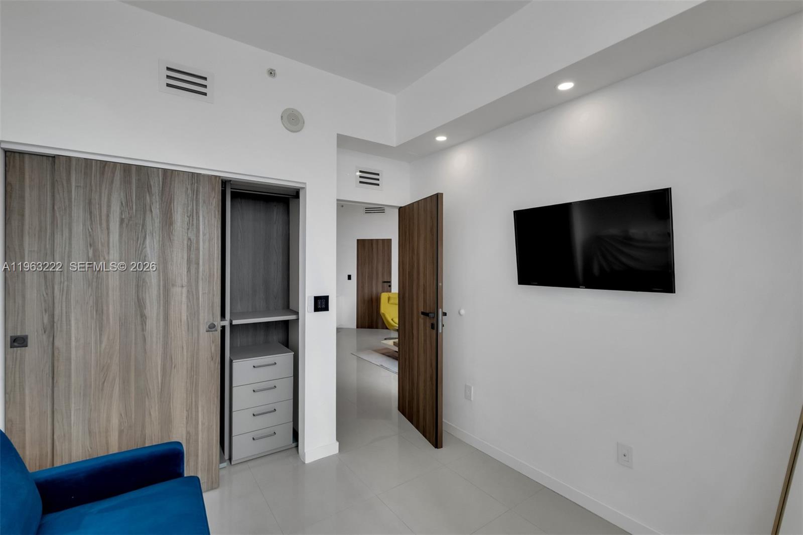 350 S Miami Ave #4103, Miami FL 33130