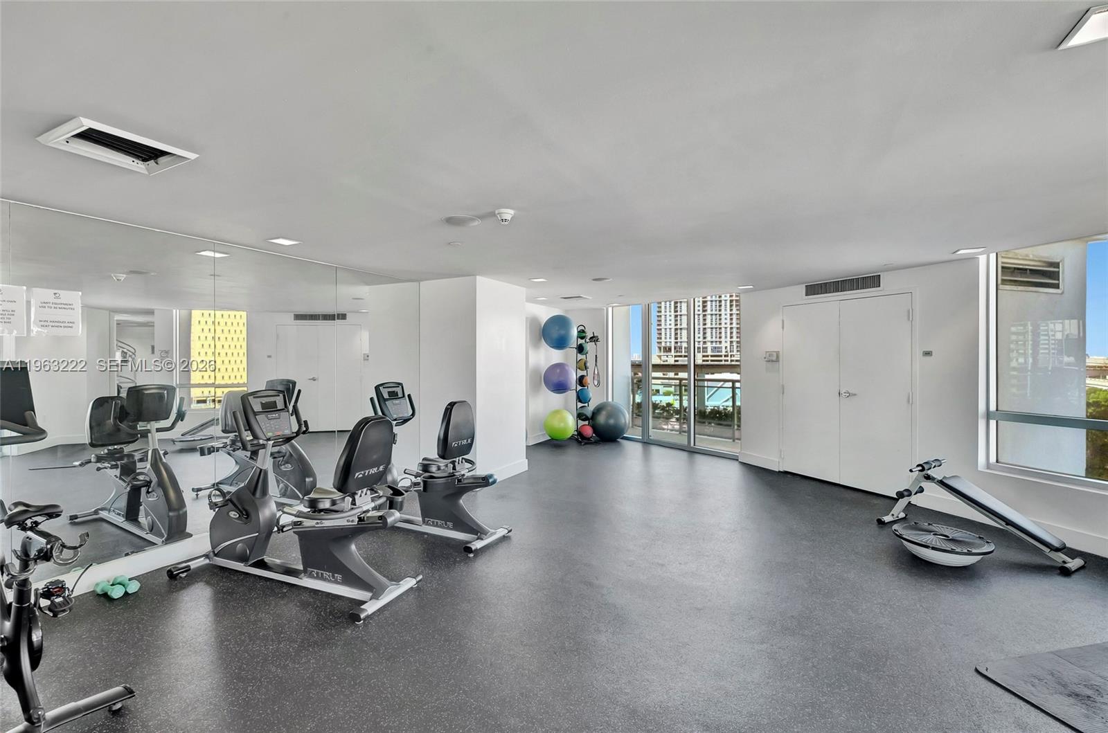 350 S Miami Ave #4103, Miami FL 33130