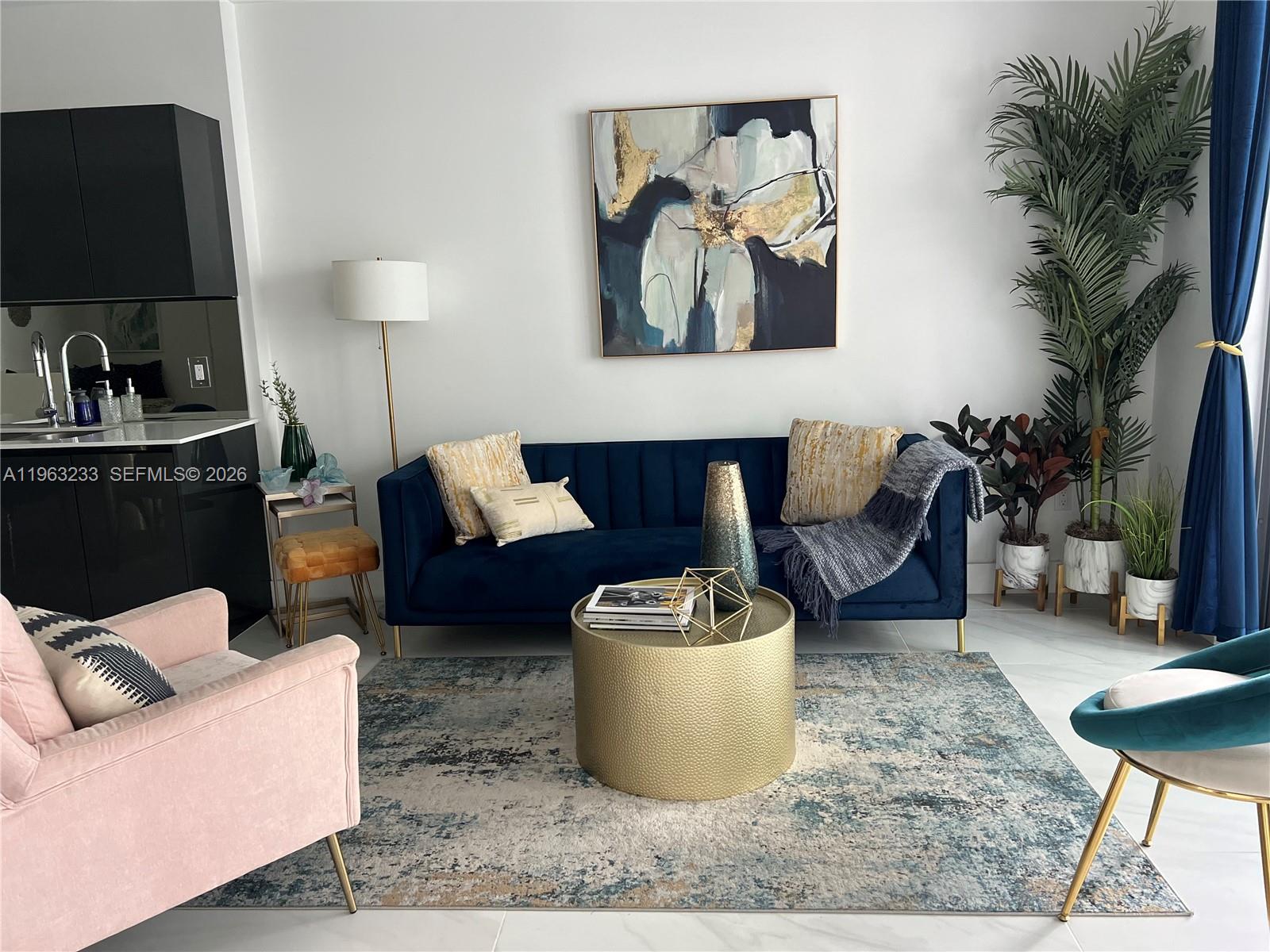 31 SE 6th St #1404, Miami FL 33131