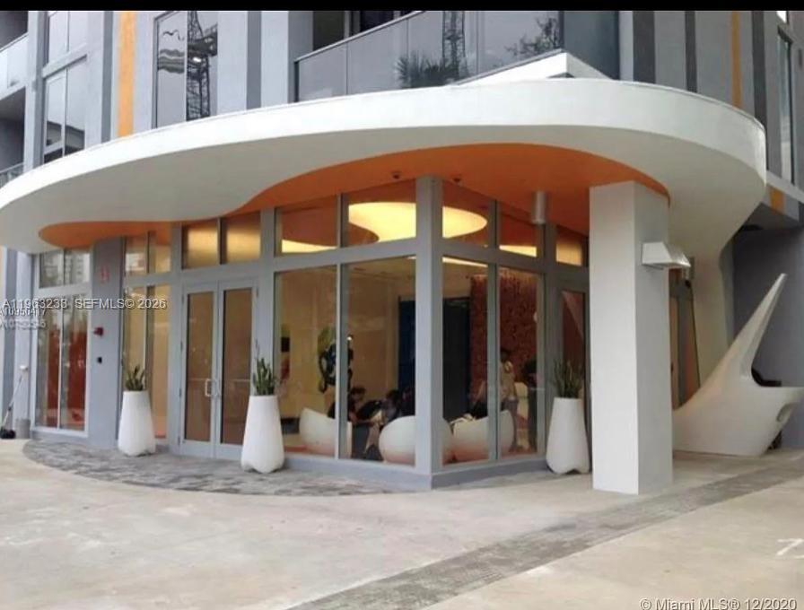 31 SE 6th St #1404, Miami FL 33131