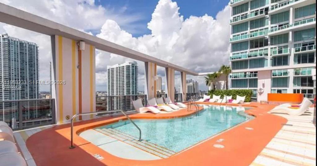 31 SE 6th St #1404, Miami FL 33131