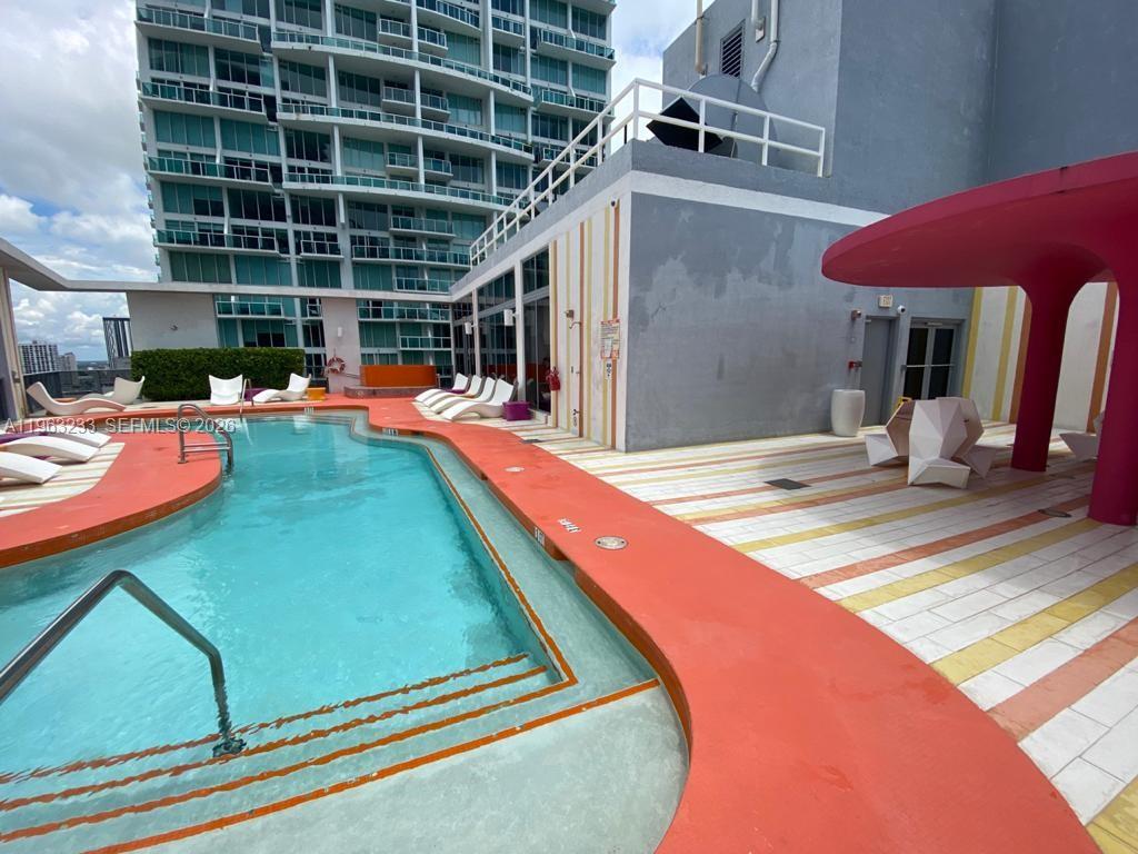 31 SE 6th St #1404, Miami FL 33131
