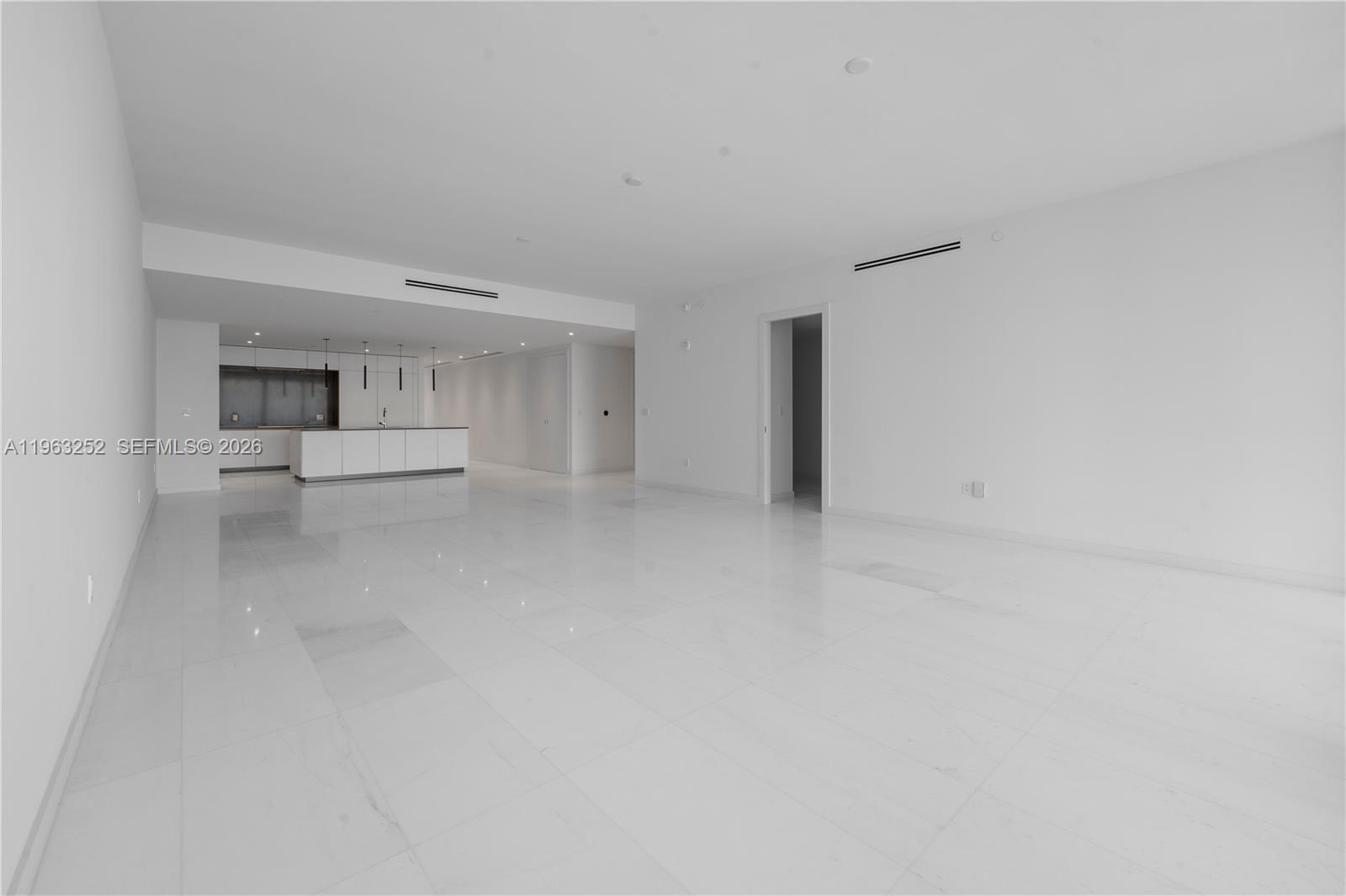 300 Biscayne Blvd Way #4404, Miami FL 33131