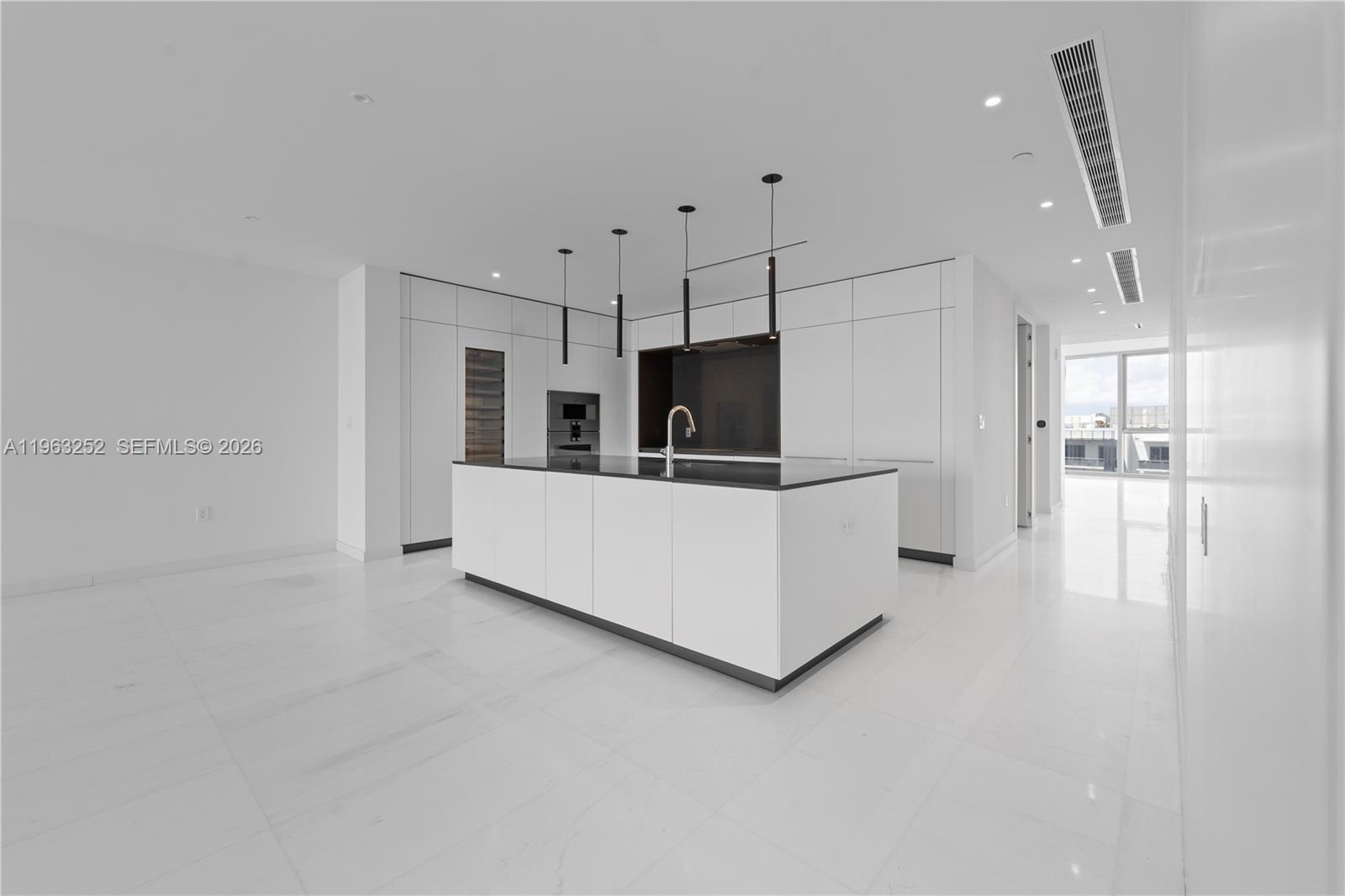 300 Biscayne Blvd Way #4404, Miami FL 33131
