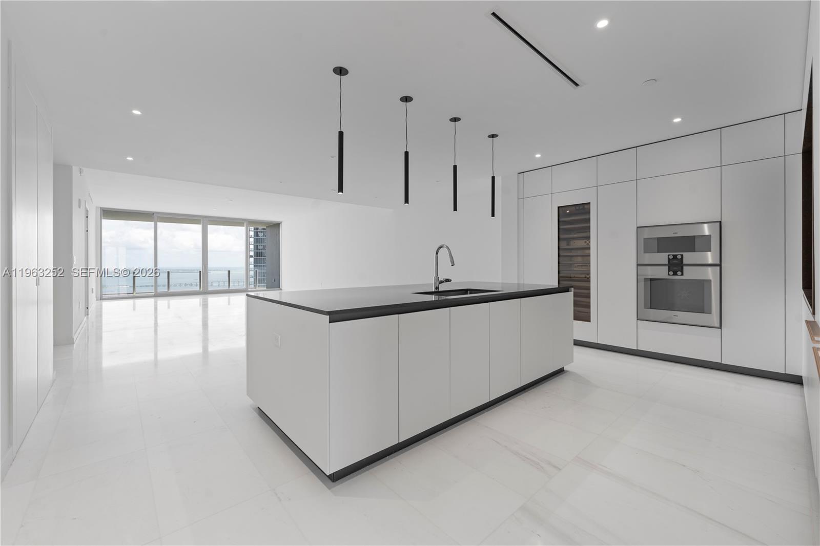 300 Biscayne Blvd Way #4404, Miami FL 33131