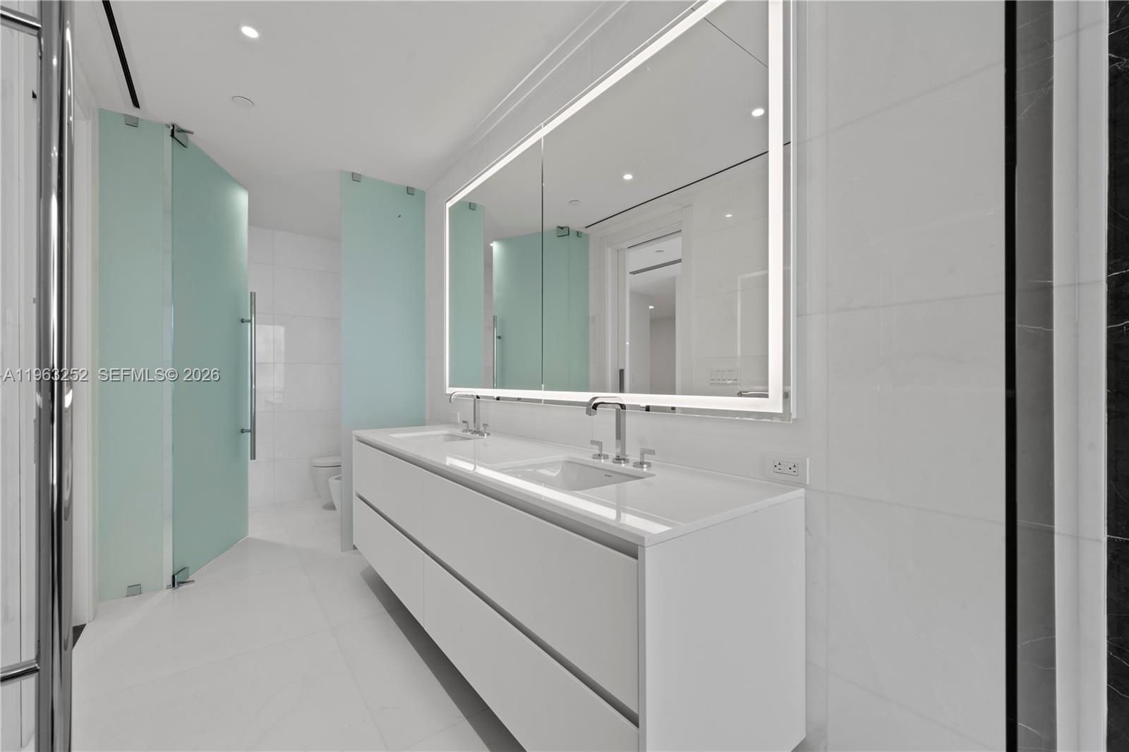 300 Biscayne Blvd Way #4404, Miami FL 33131