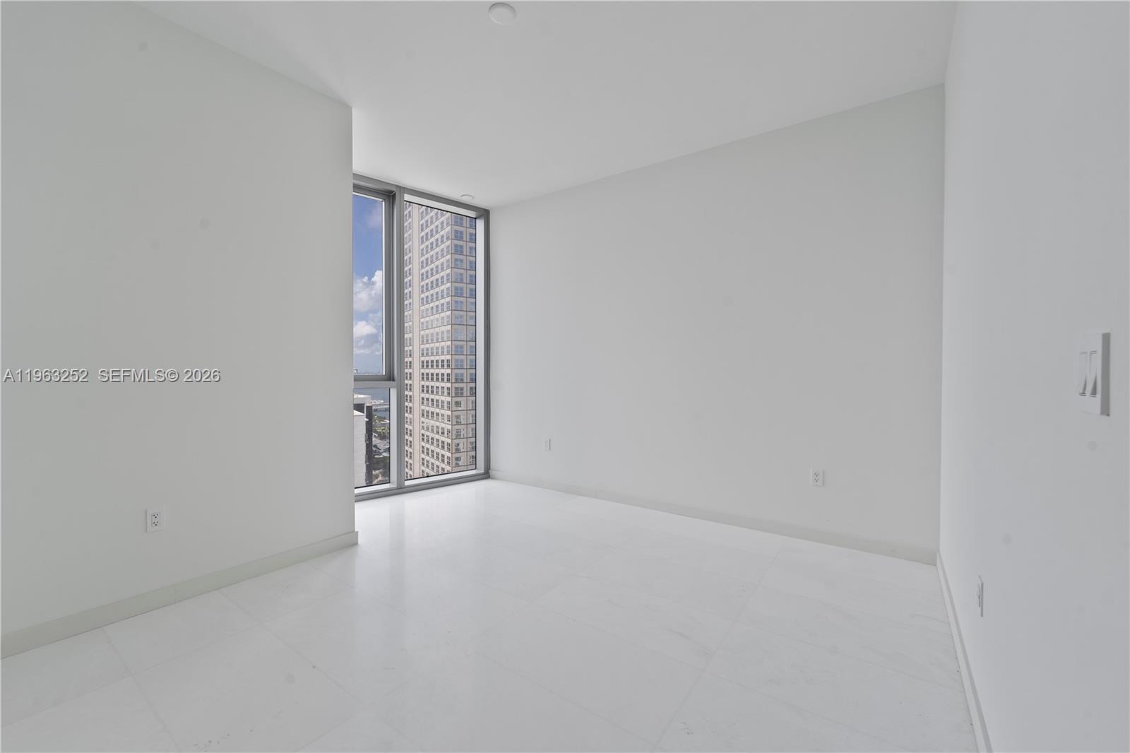 300 Biscayne Blvd Way #4404, Miami FL 33131