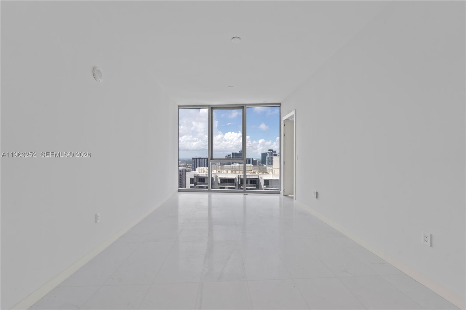300 Biscayne Blvd Way #4404, Miami FL 33131
