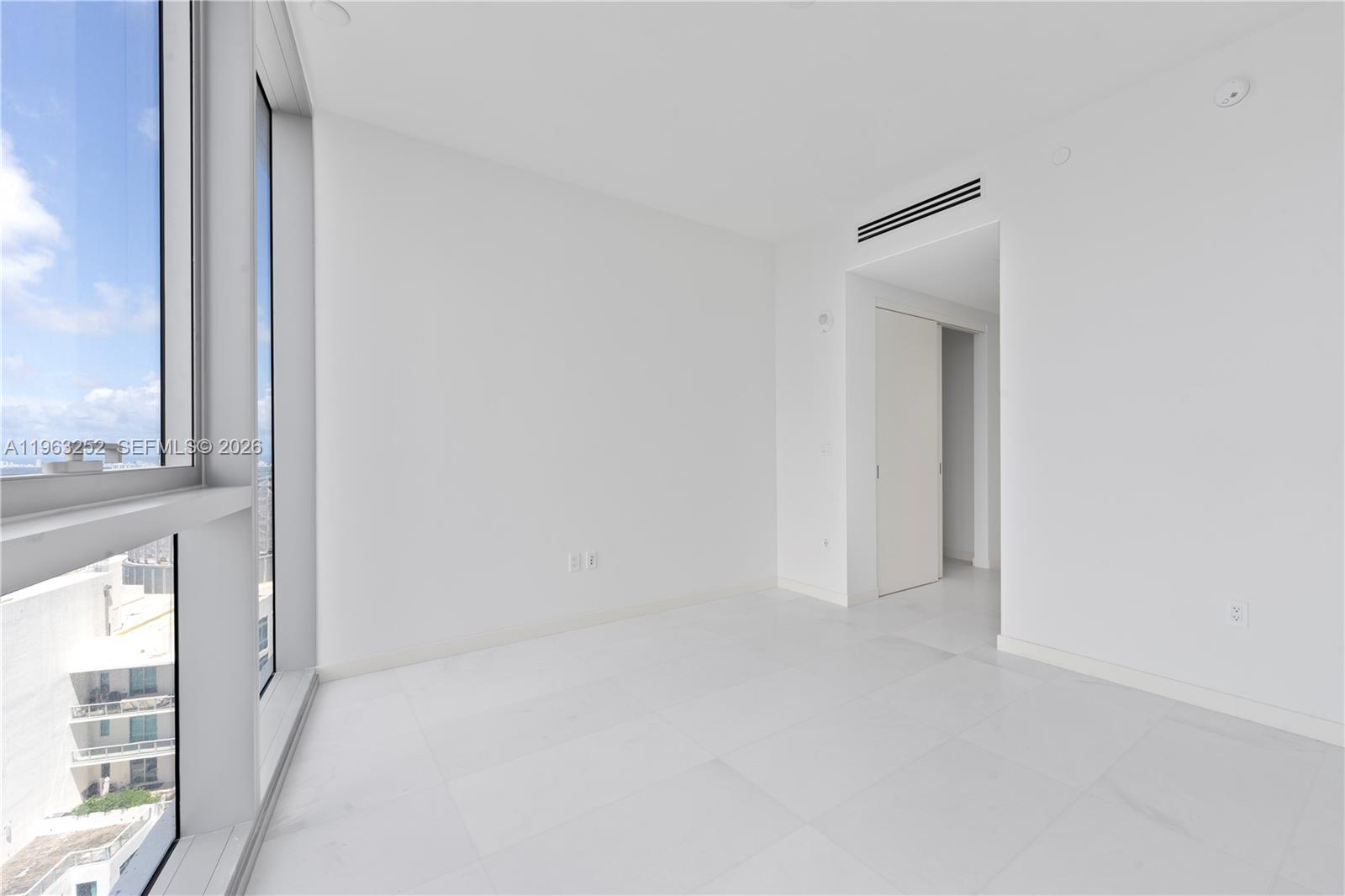 300 Biscayne Blvd Way #4404, Miami FL 33131