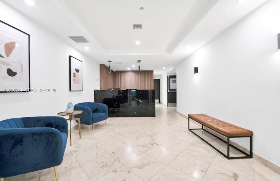 170 SE 14th St #1606, Miami FL 33131