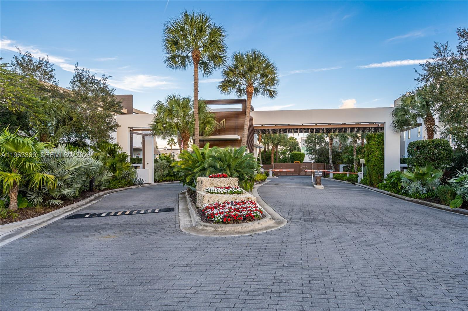 10540 NW 67th Ter, Doral FL 33178