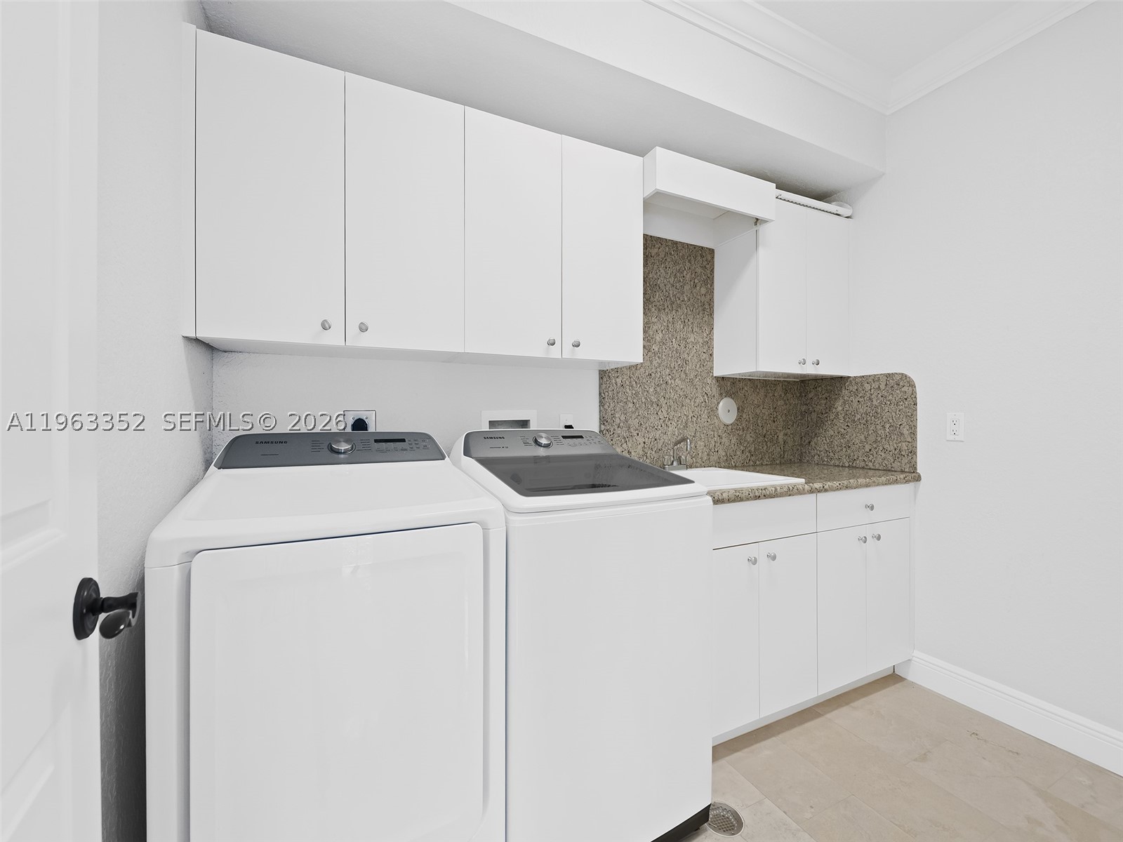 827 SE 2nd Ct, Fort Lauderdale FL 33301