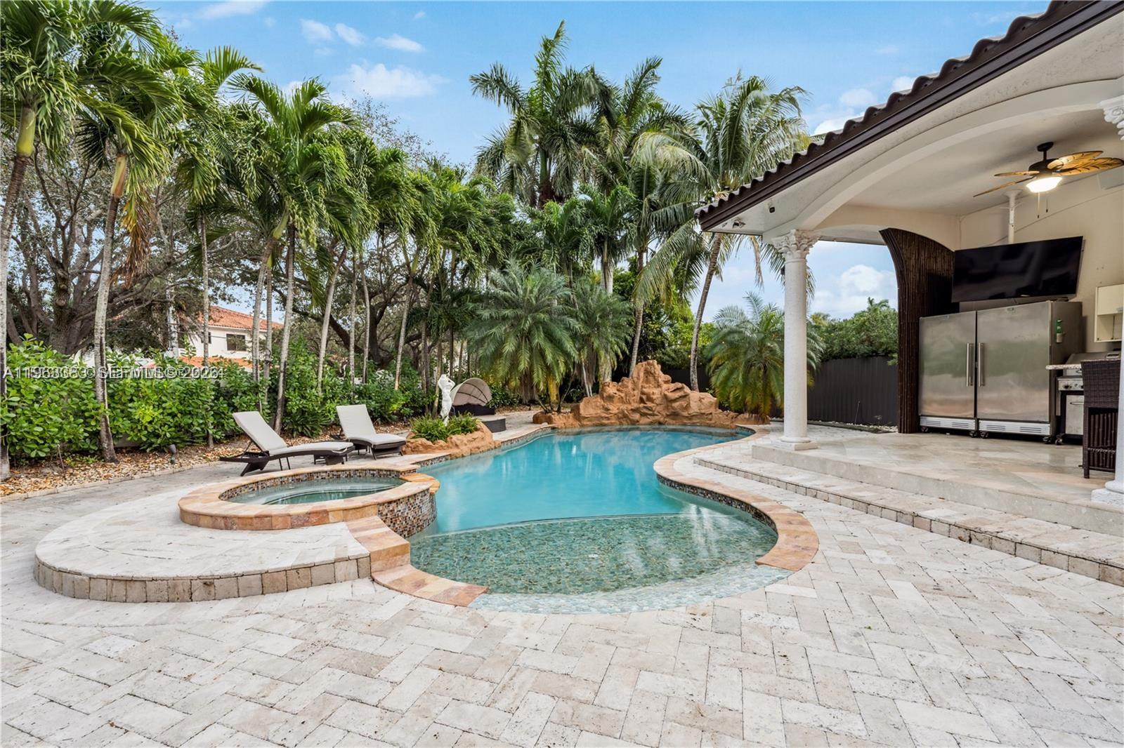 8200 NW 163rd St, Miami Lakes FL 33016