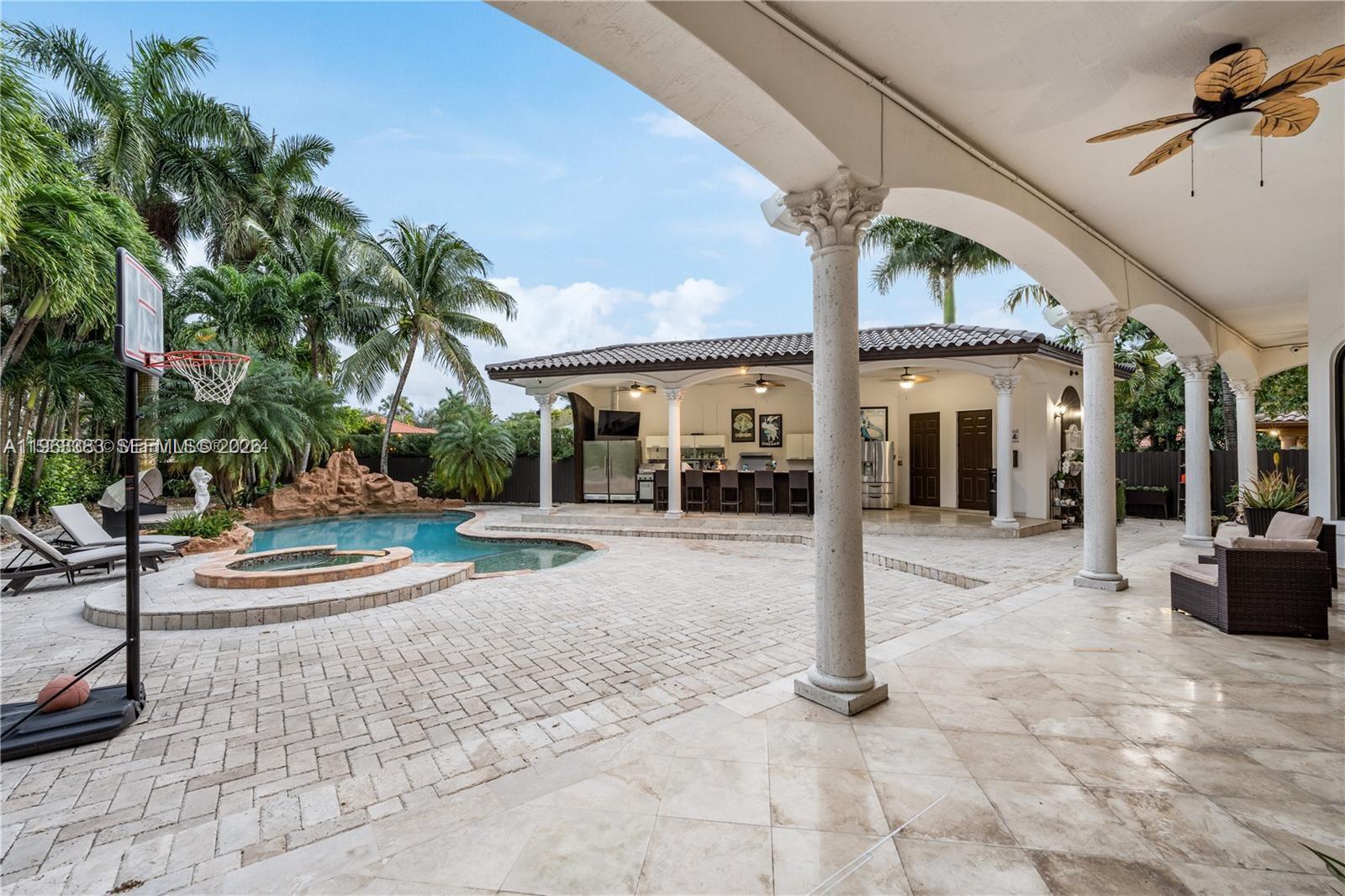 8200 NW 163rd St, Miami Lakes FL 33016