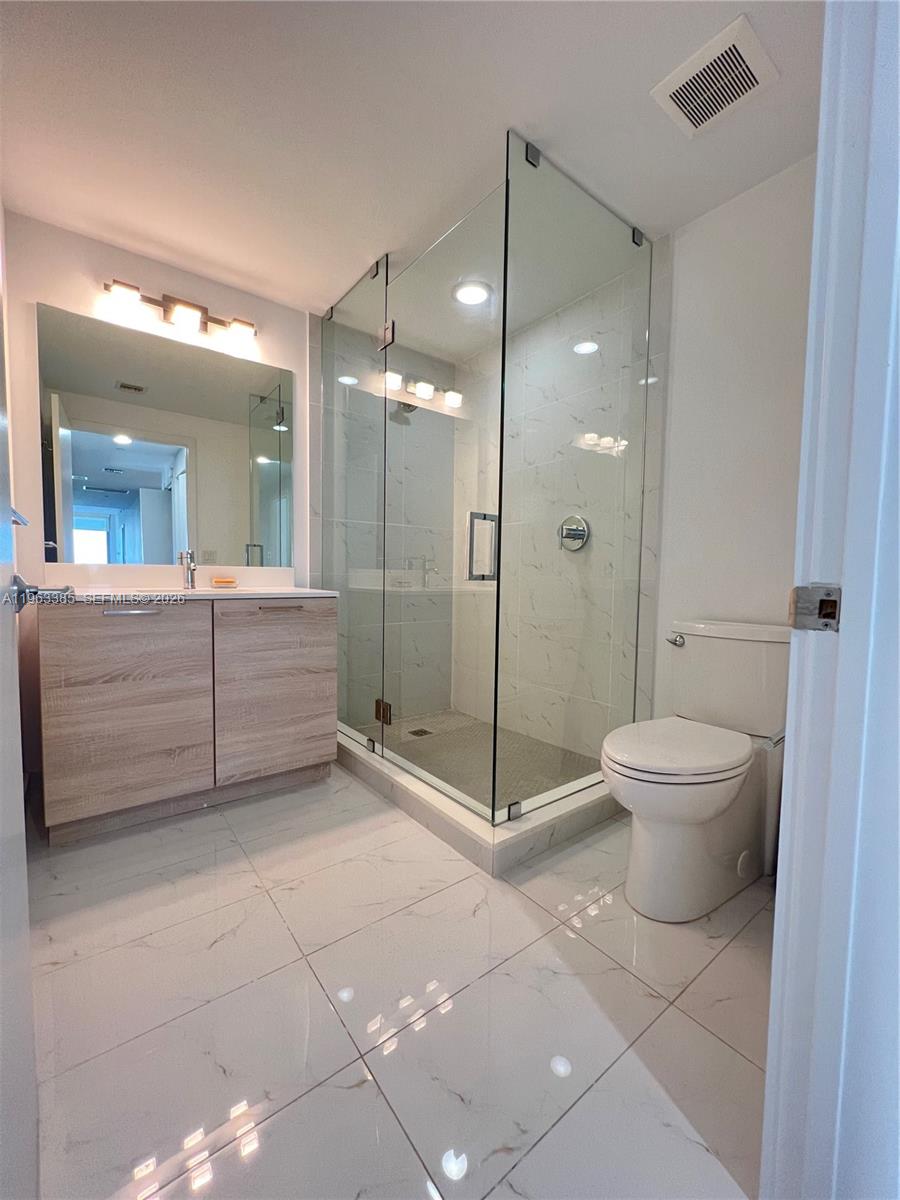 16385 Biscayne Blvd #607, North Miami Beach FL 33160