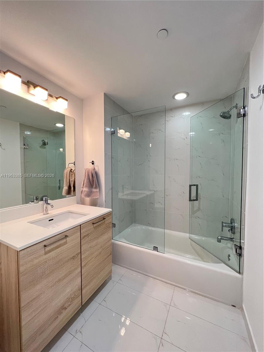 16385 Biscayne Blvd #607, North Miami Beach FL 33160