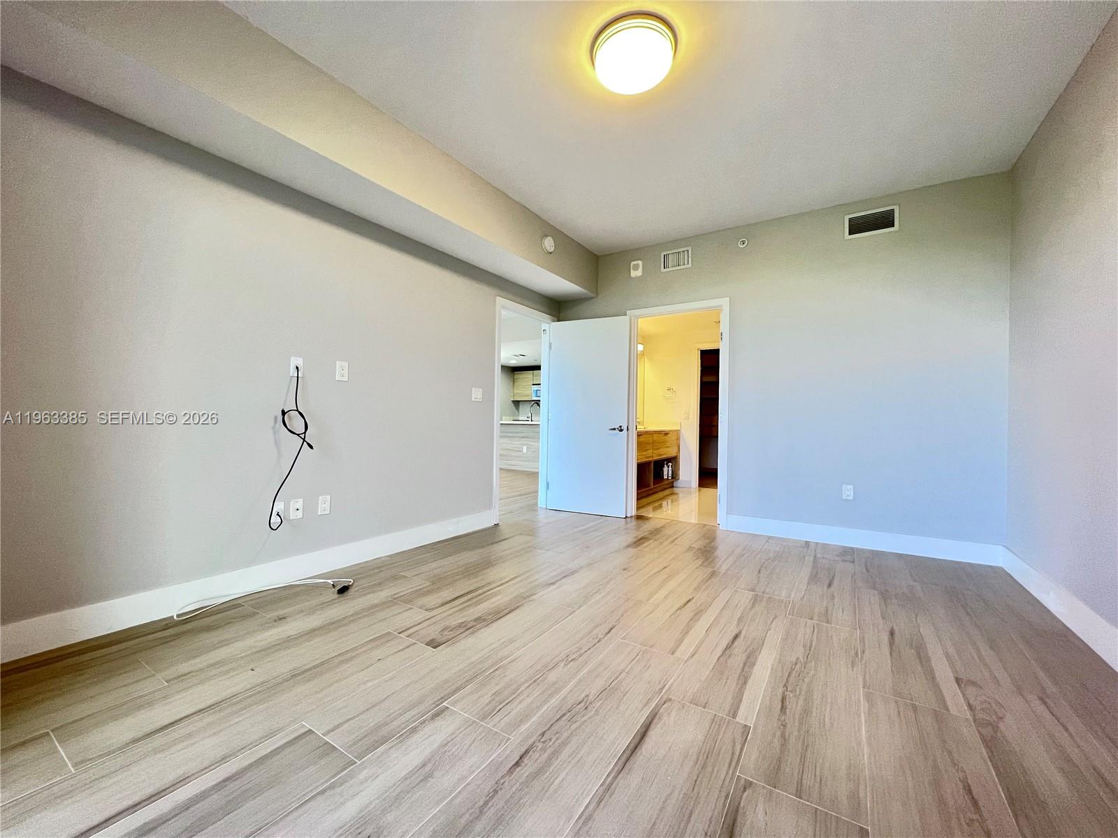 16385 Biscayne Blvd #607, North Miami Beach FL 33160