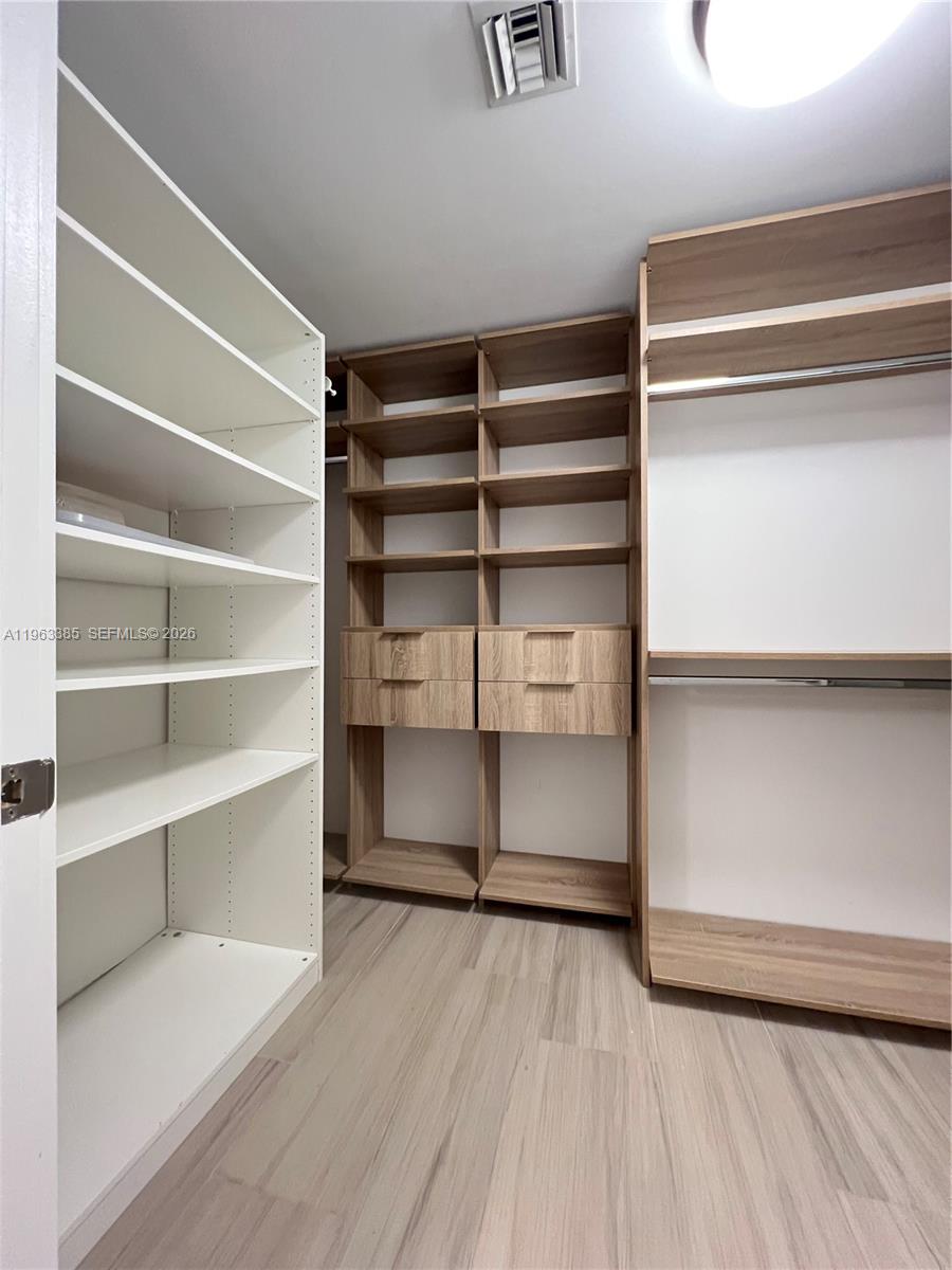 16385 Biscayne Blvd #607, North Miami Beach FL 33160