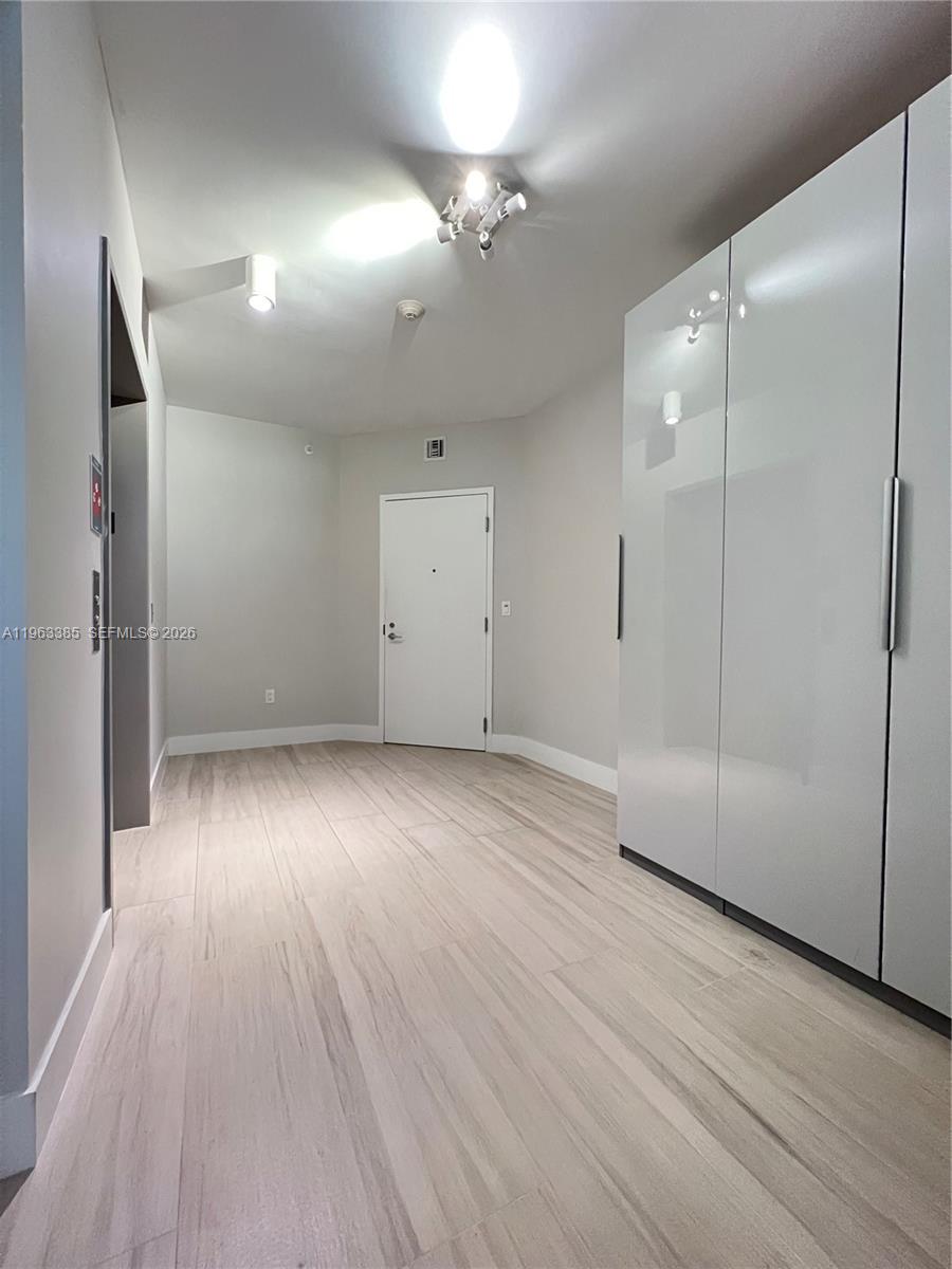 16385 Biscayne Blvd #607, North Miami Beach FL 33160