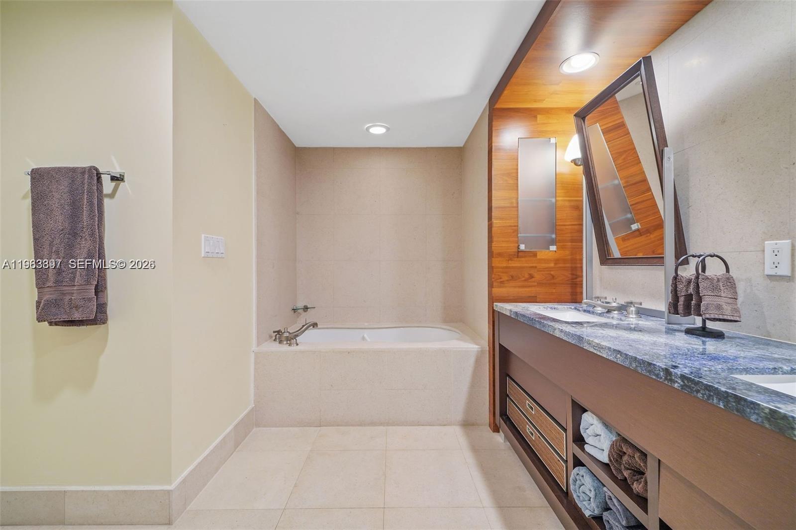 6799 Collins Ave #1604, Miami Beach FL 33141