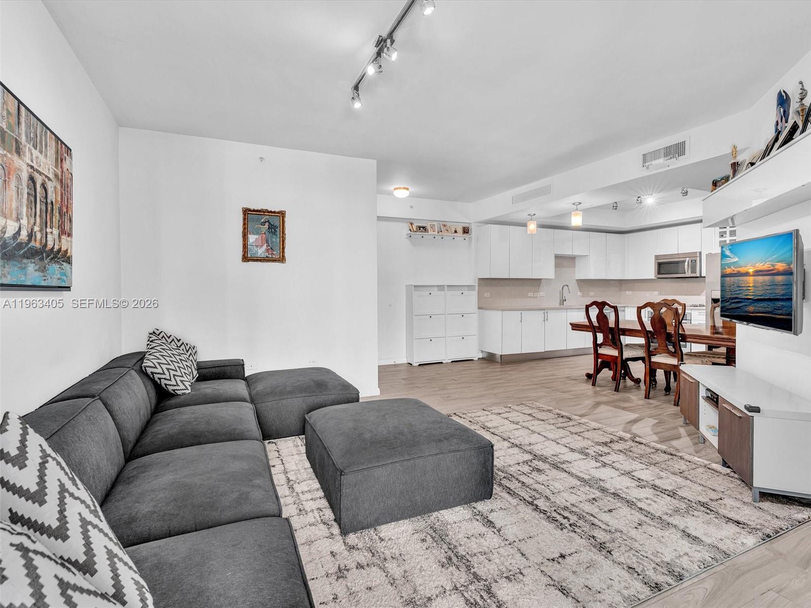 999 SW 1st Ave #1201, Miami FL 33130