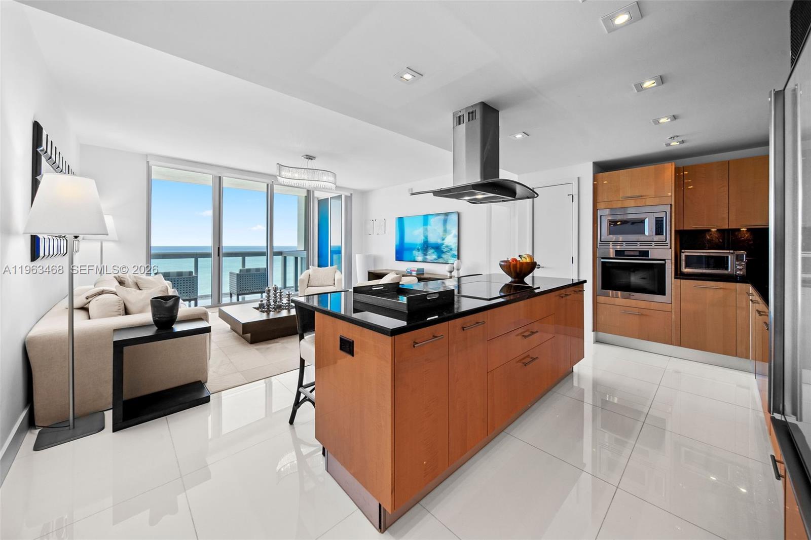 6899 Collins Ave #2207, Miami Beach FL 33141