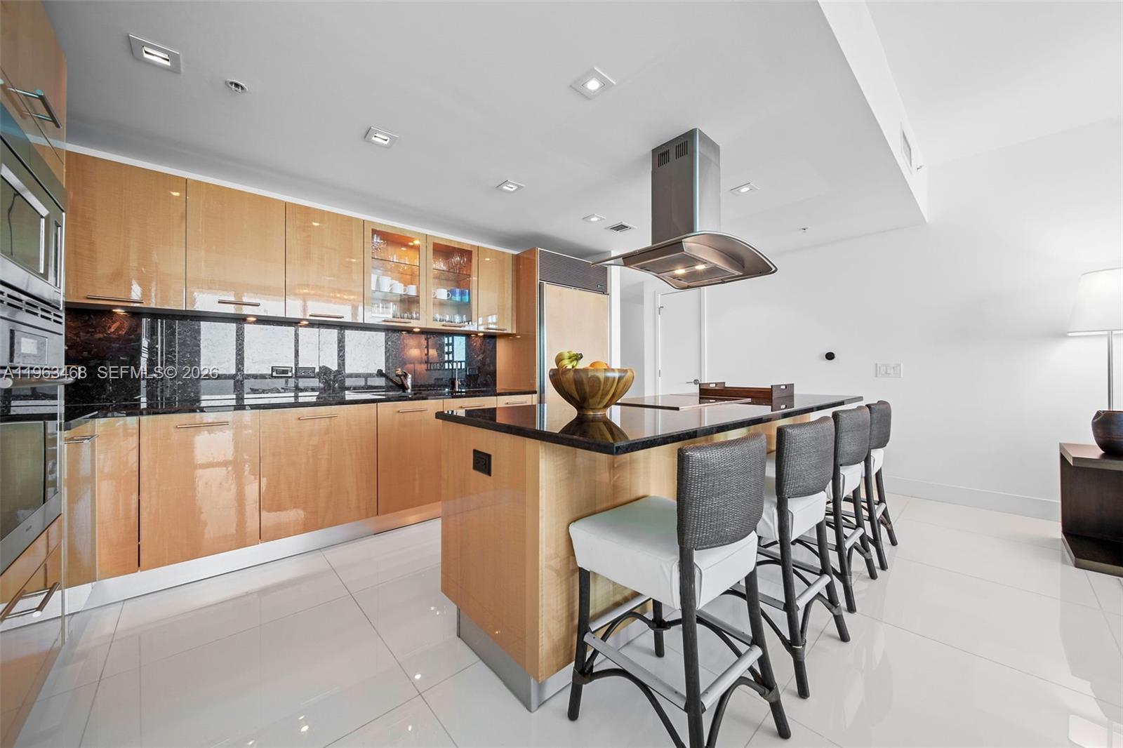 6899 Collins Ave #2207, Miami Beach FL 33141