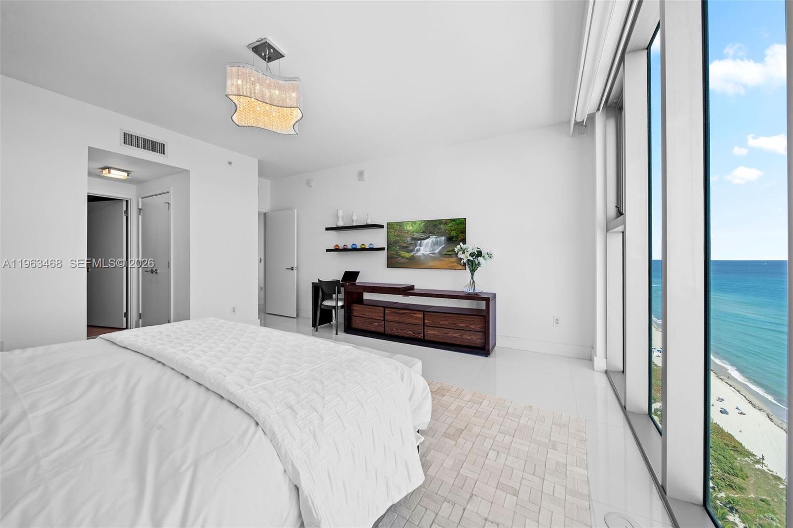 6899 Collins Ave #2207, Miami Beach FL 33141