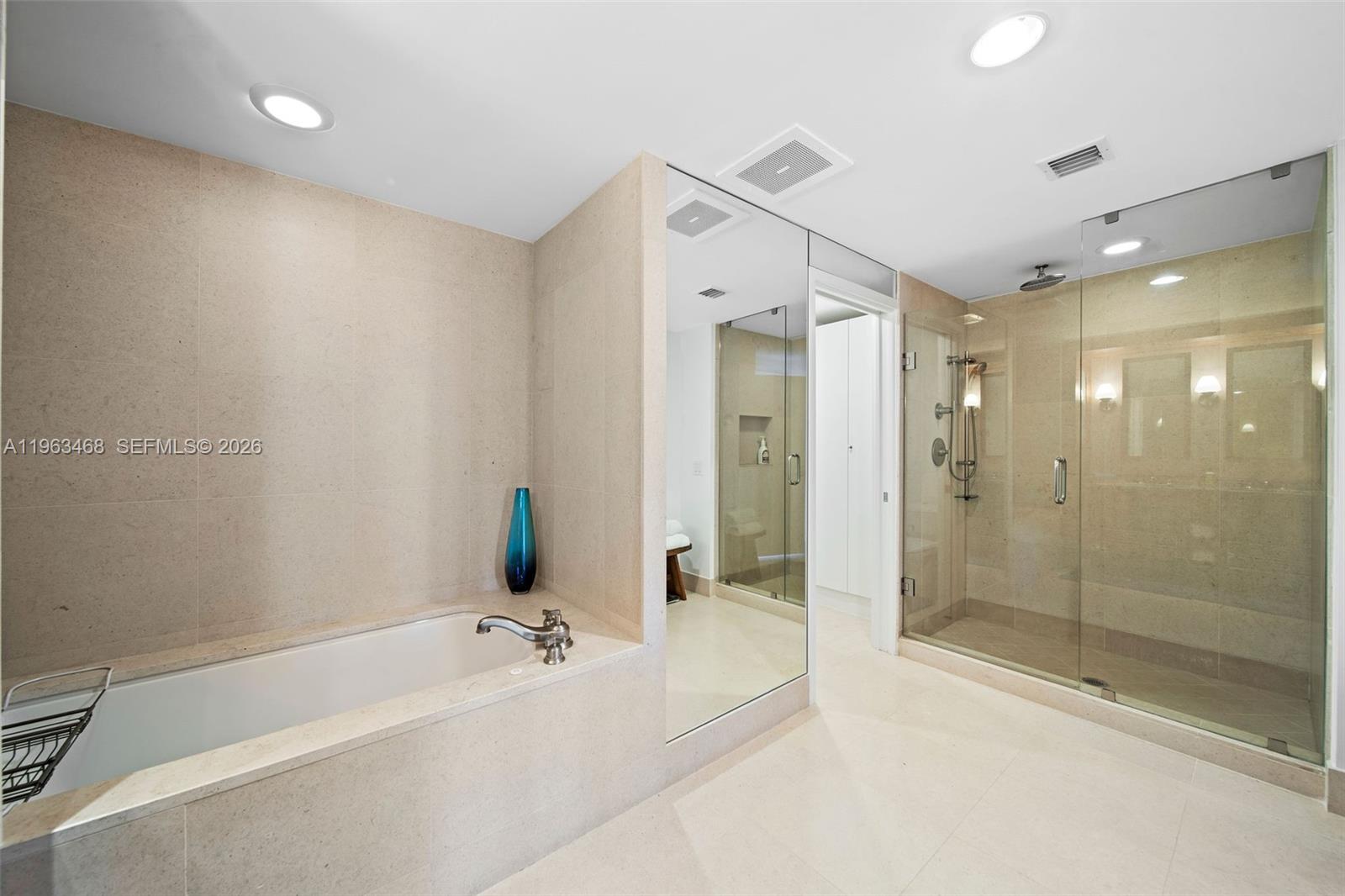 6899 Collins Ave #2207, Miami Beach FL 33141