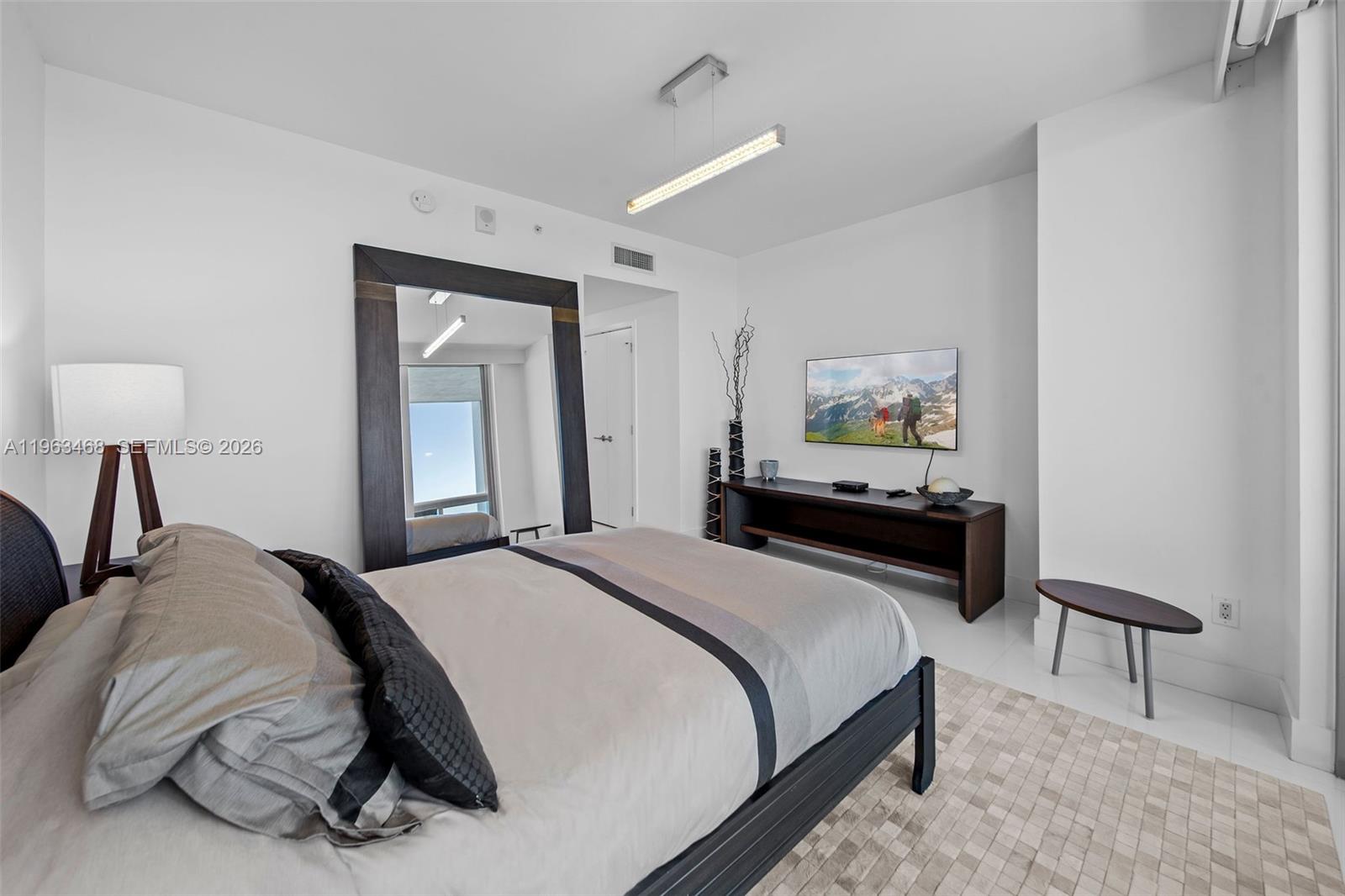 6899 Collins Ave #2207, Miami Beach FL 33141