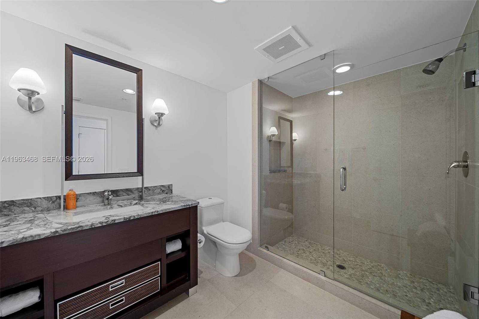 6899 Collins Ave #2207, Miami Beach FL 33141