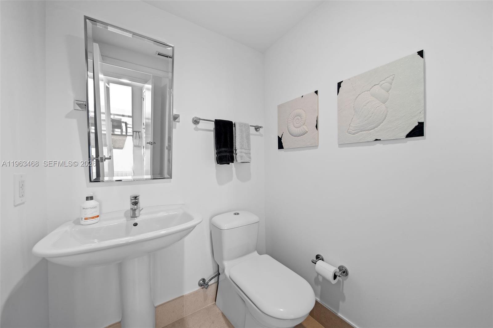 6899 Collins Ave #2207, Miami Beach FL 33141