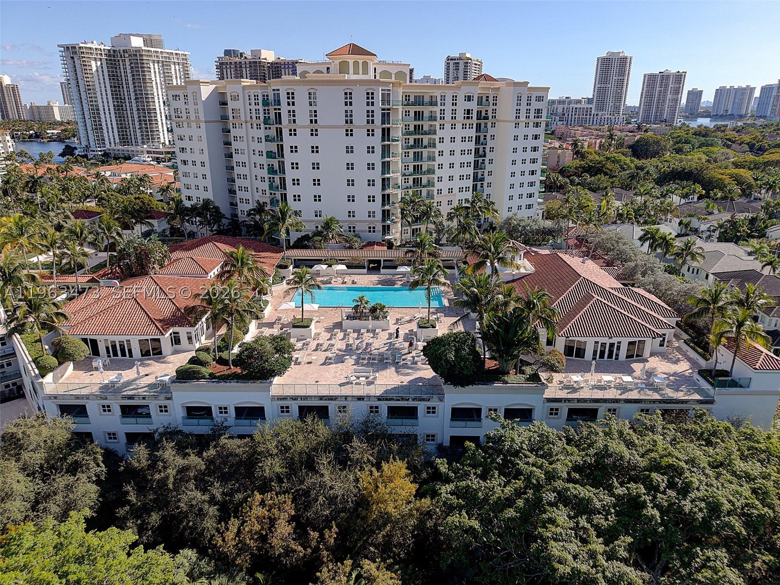 20000 E Country Club Dr #716, Aventura FL 33180