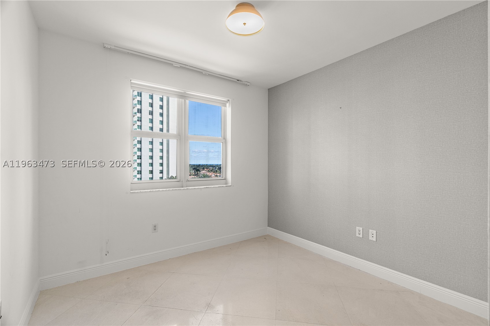 20000 E Country Club Dr #716, Aventura FL 33180
