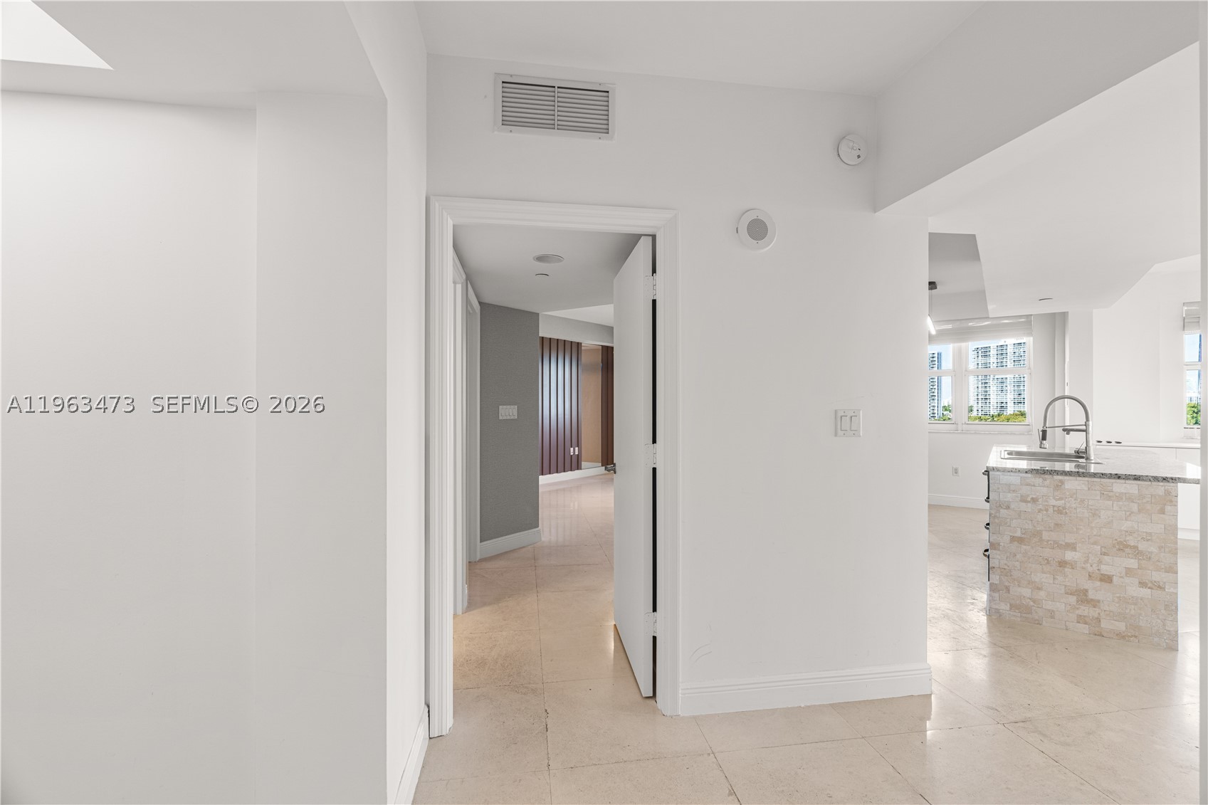 20000 E Country Club Dr #716, Aventura FL 33180