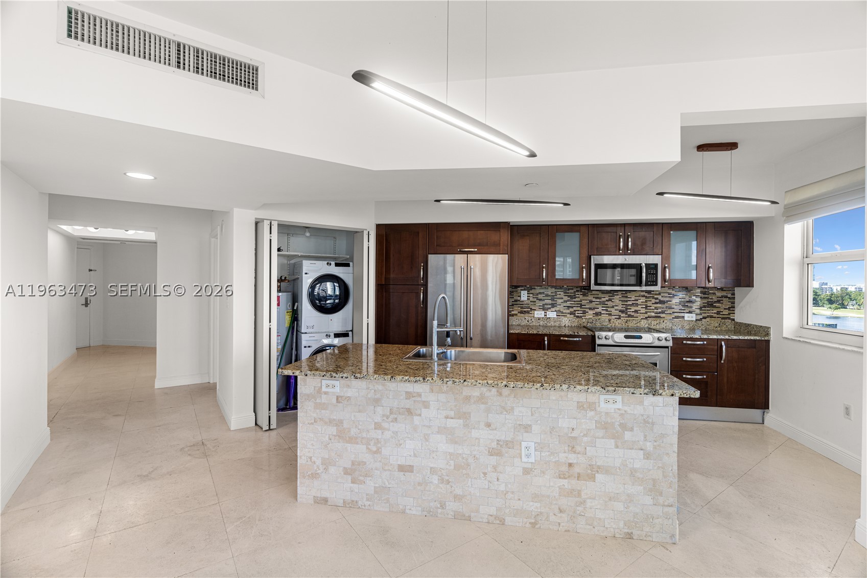 20000 E Country Club Dr #716, Aventura FL 33180