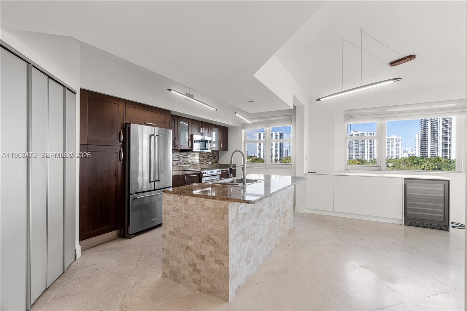 20000 E Country Club Dr #716, Aventura FL 33180