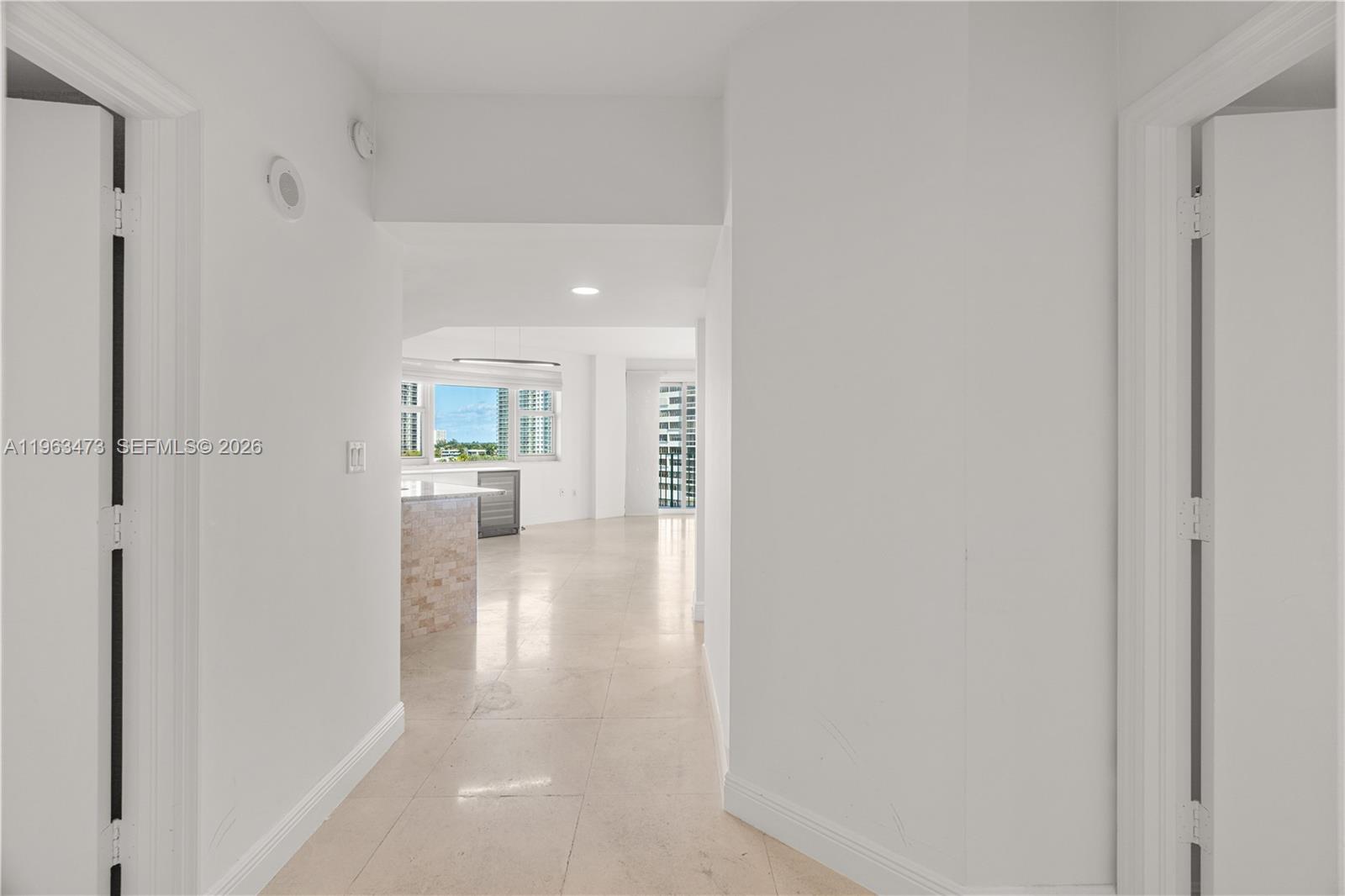 20000 E Country Club Dr #716, Aventura FL 33180