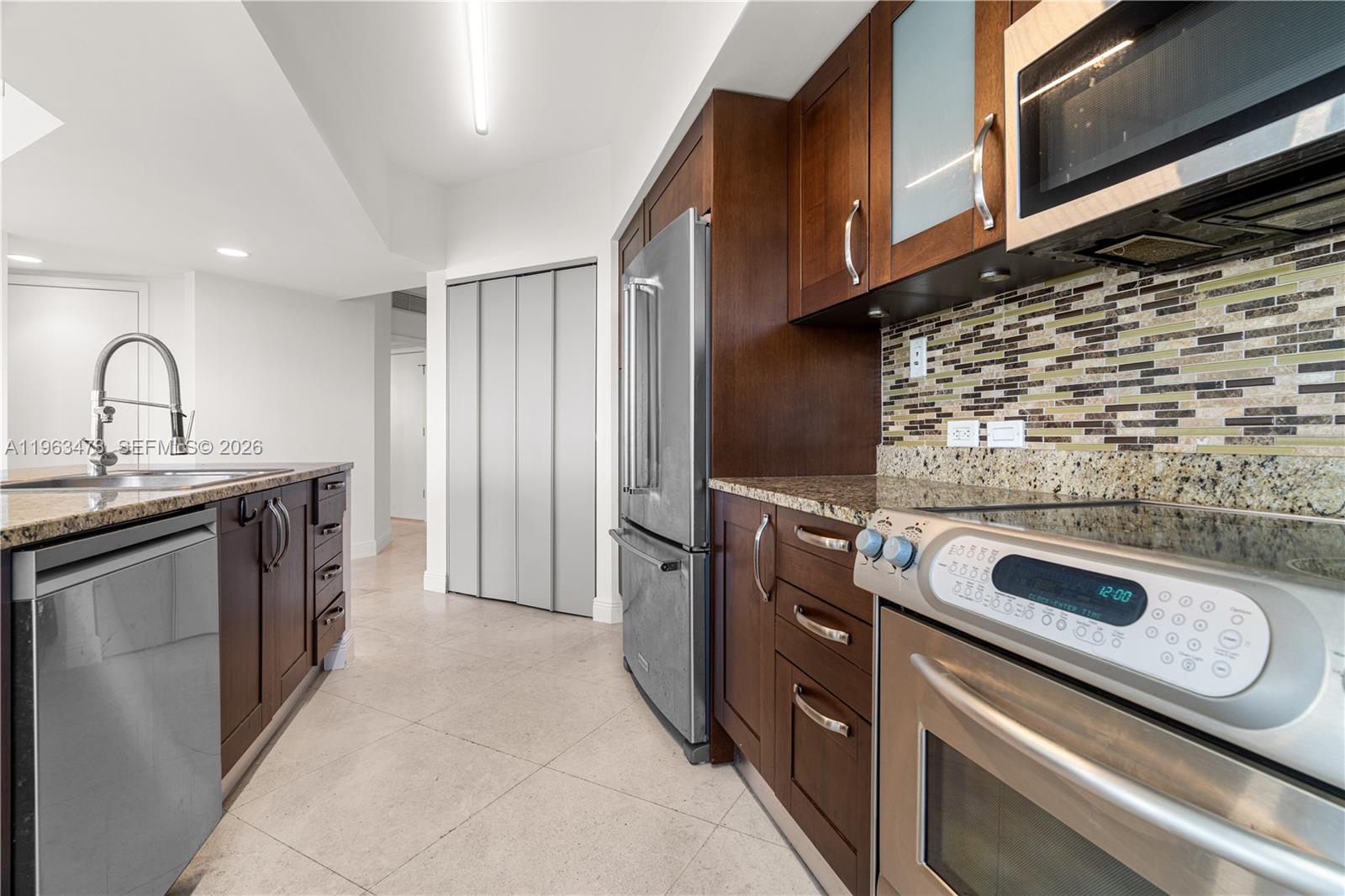 20000 E Country Club Dr #716, Aventura FL 33180