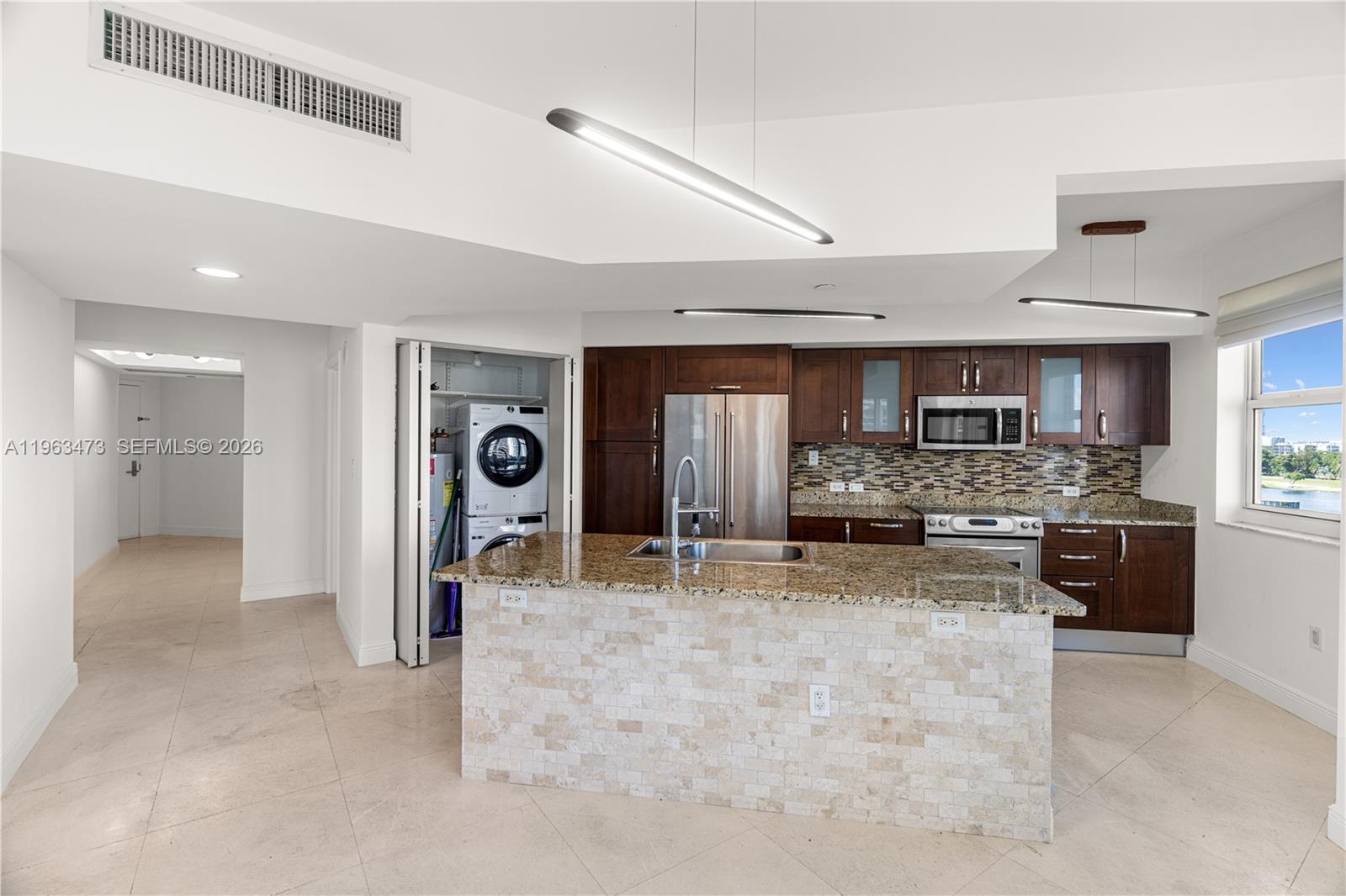 20000 E Country Club Dr #716, Aventura FL 33180