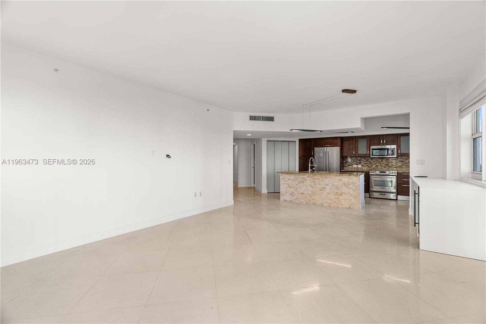20000 E Country Club Dr #716, Aventura FL 33180