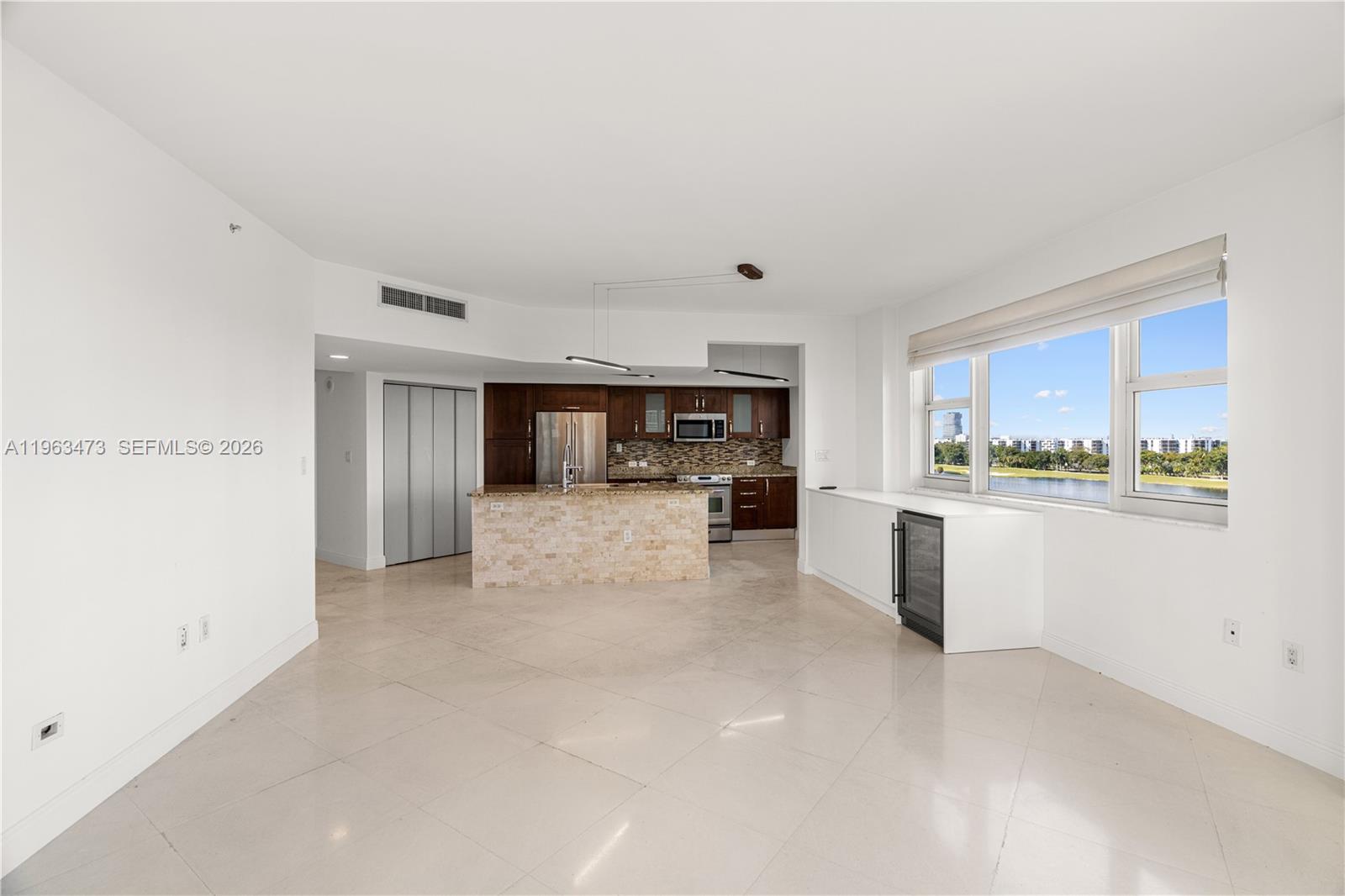 20000 E Country Club Dr #716, Aventura FL 33180