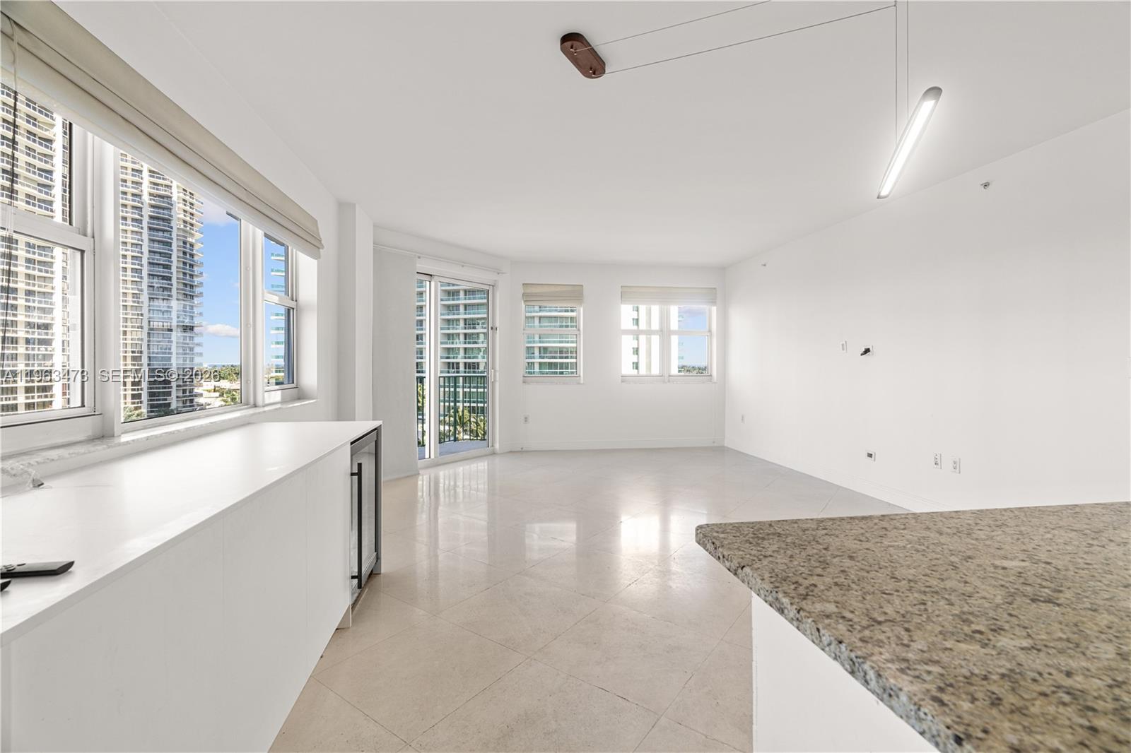 20000 E Country Club Dr #716, Aventura FL 33180