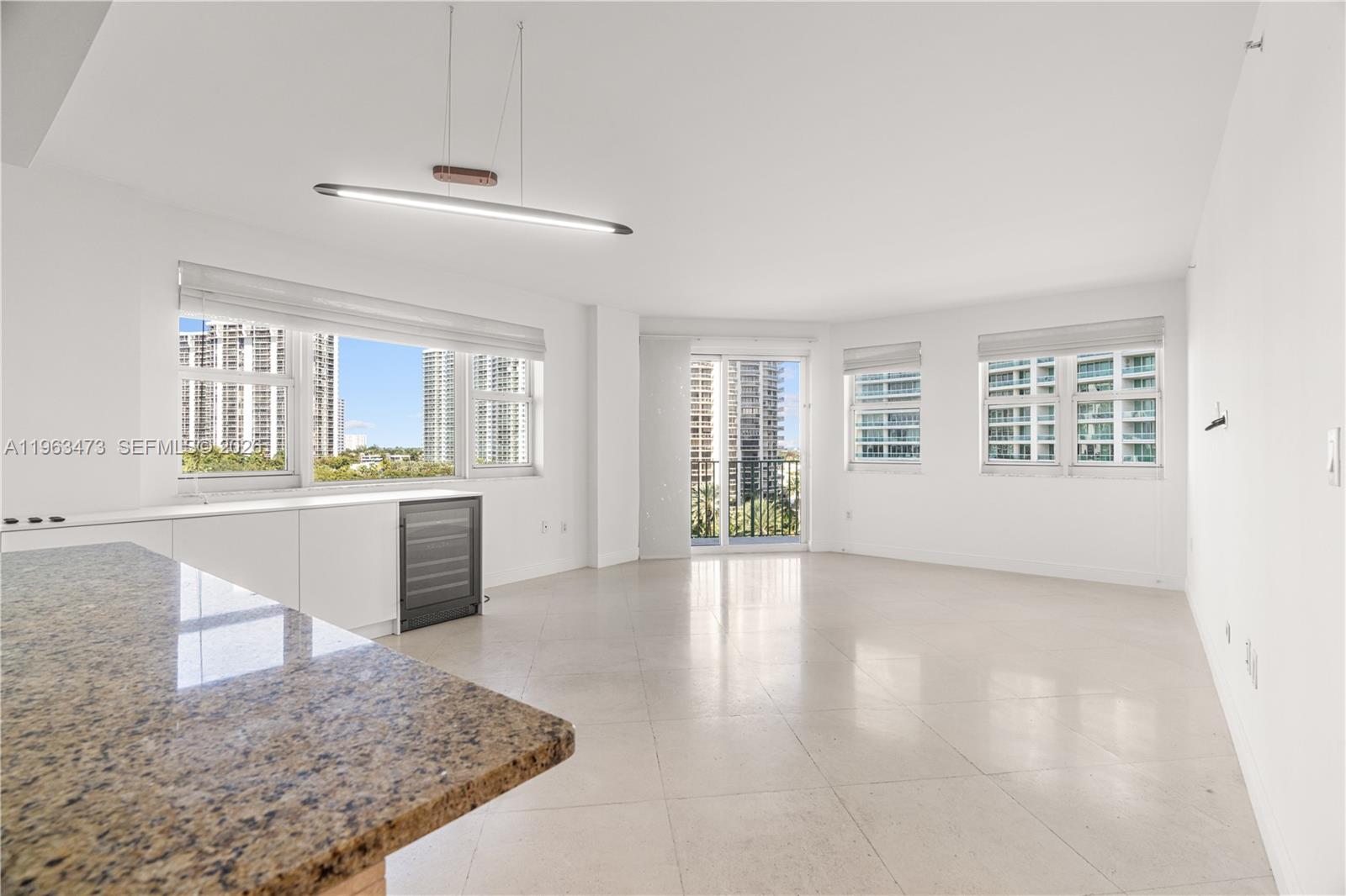 20000 E Country Club Dr #716, Aventura FL 33180