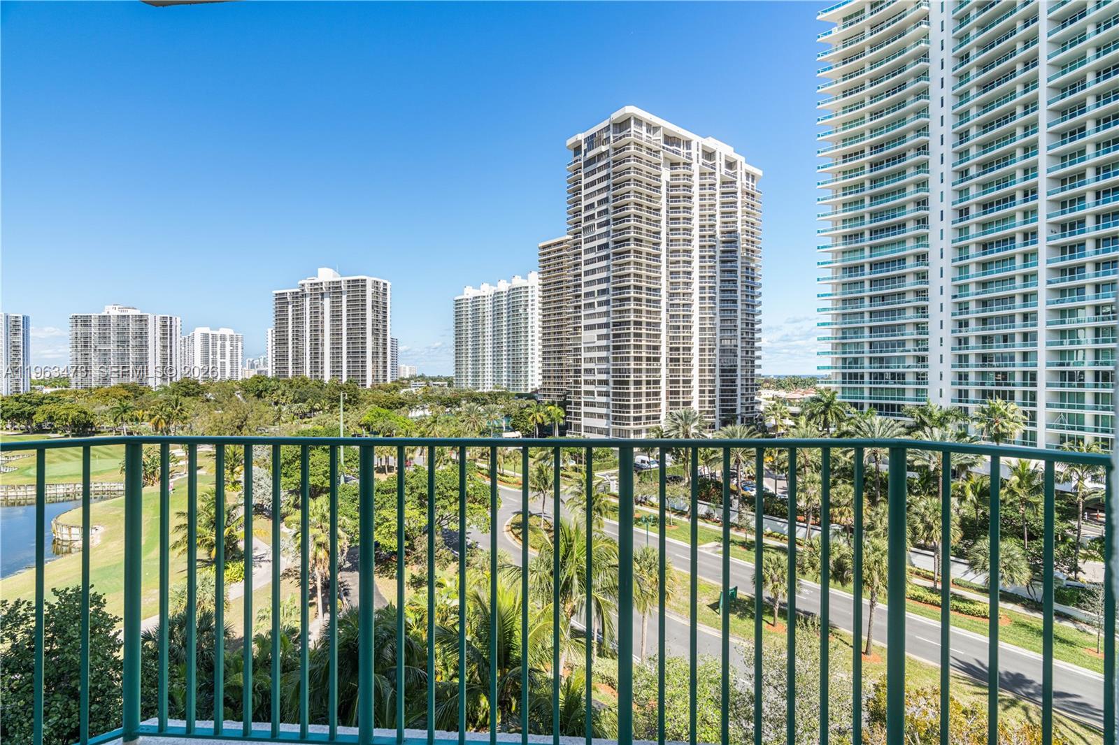20000 E Country Club Dr #716, Aventura FL 33180