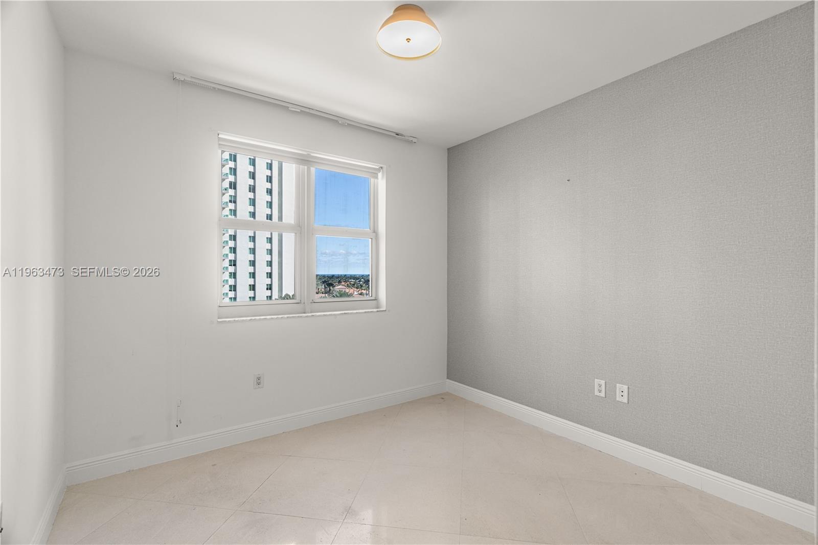20000 E Country Club Dr #716, Aventura FL 33180